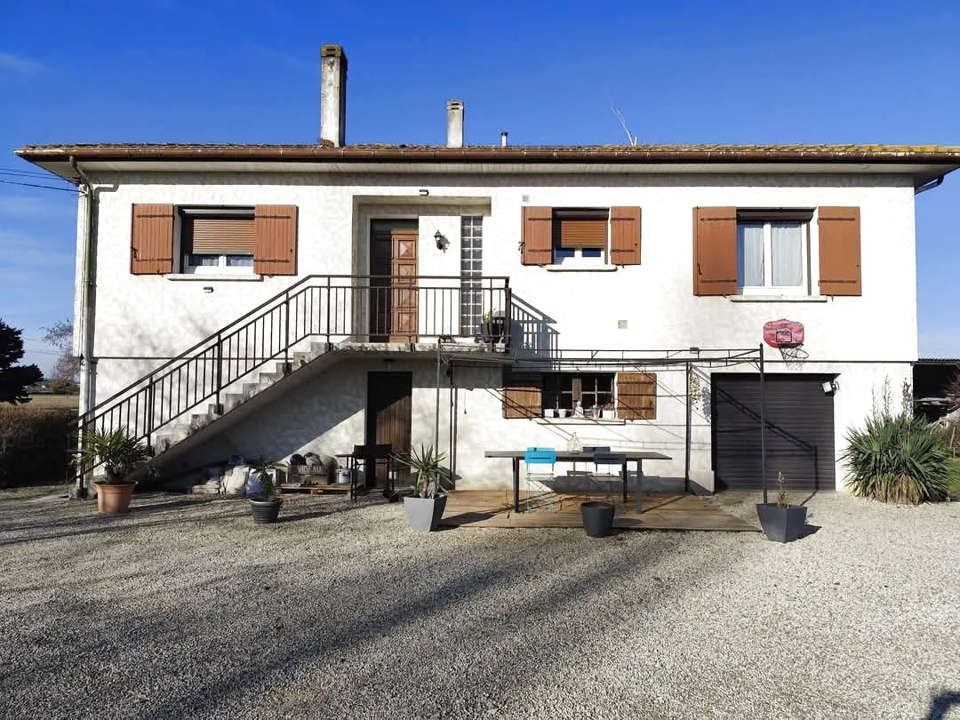 Maison à vendre à Duras 47120 - Charmante maison de campagne avec grand terrain et rénovations possibles 