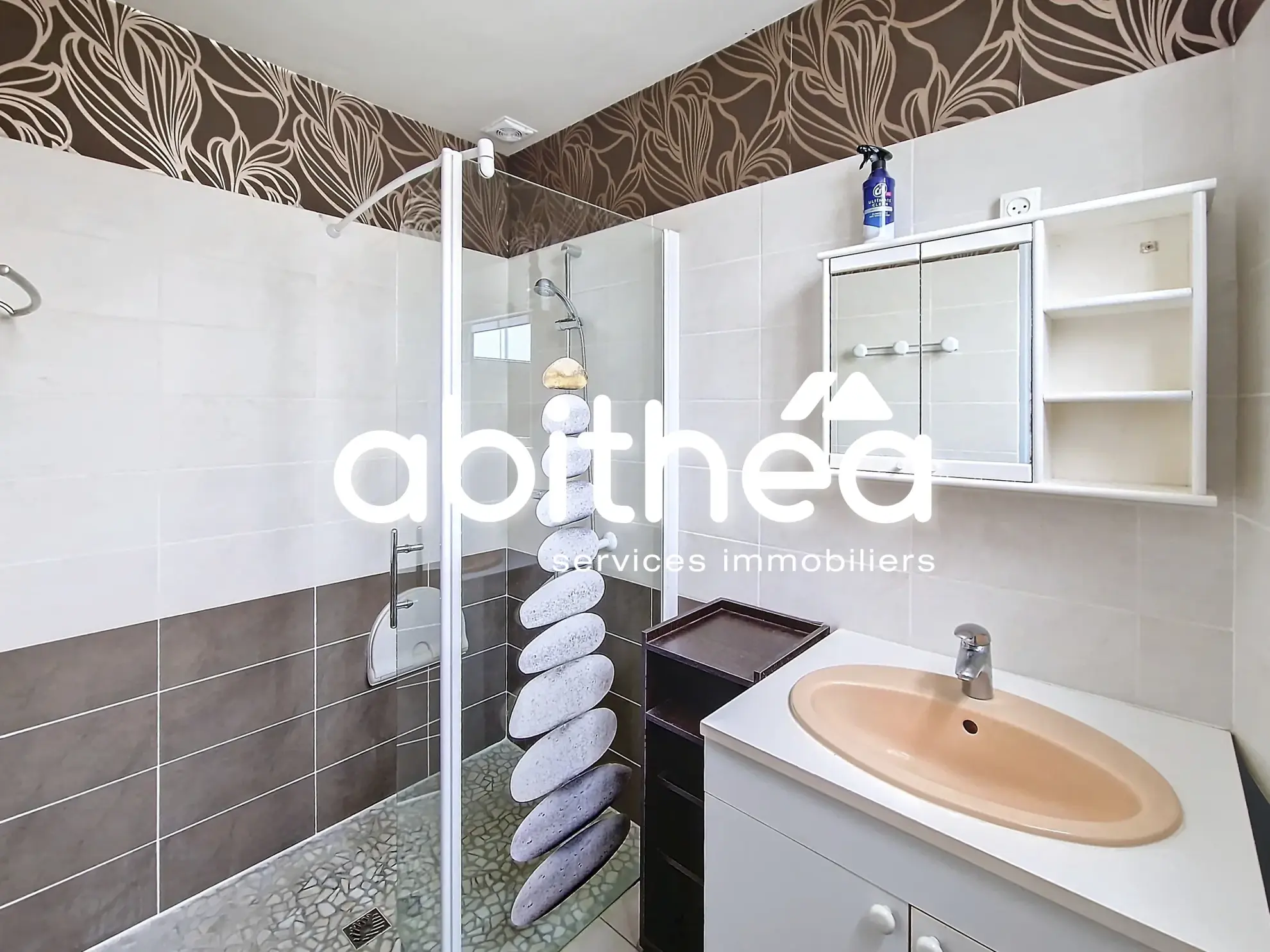 Maison de village rénovée avec 4 chambres, terrasse ensoleillée et pompe à chaleur à Pons 