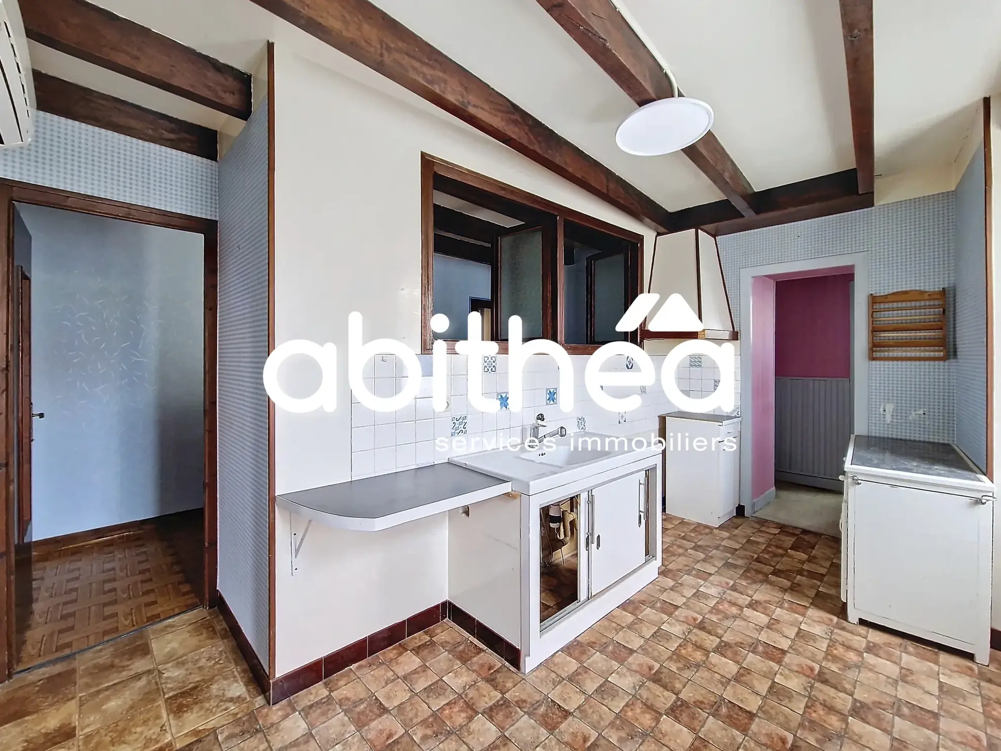 Maison de village rénovée avec 4 chambres, terrasse ensoleillée et pompe à chaleur à Pons 