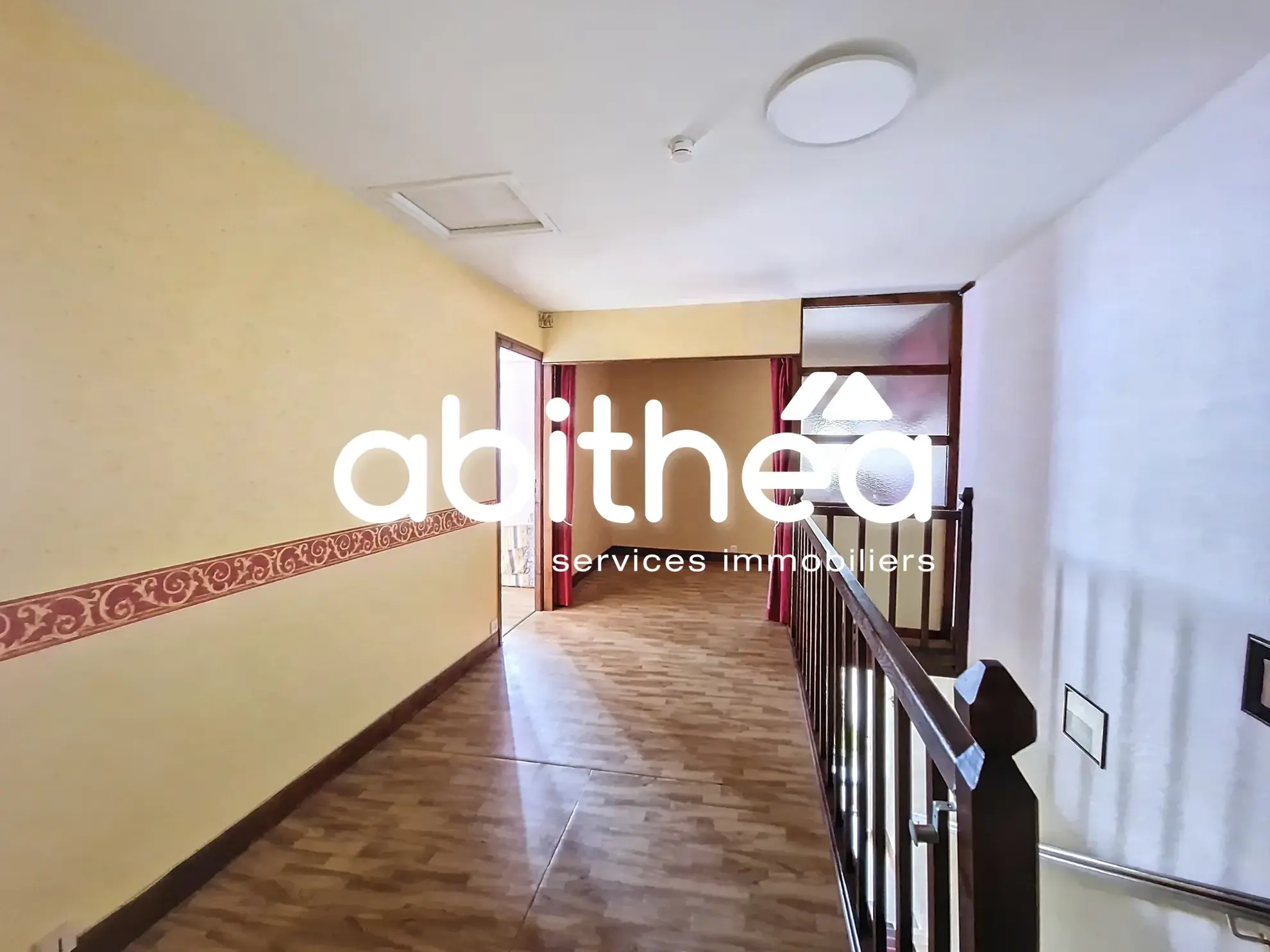 Maison de village rénovée avec 4 chambres, terrasse ensoleillée et pompe à chaleur à Pons 