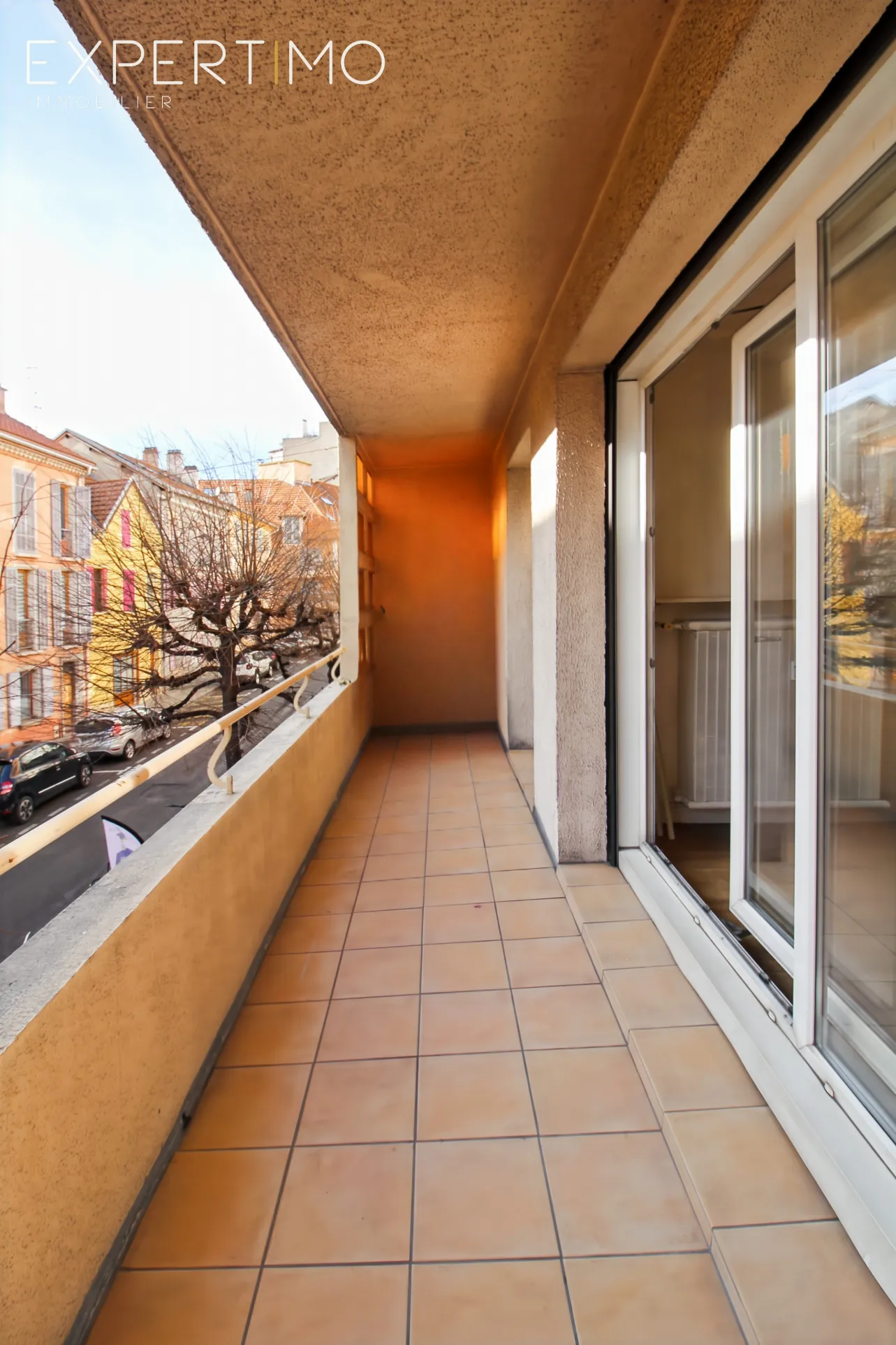 Appartement 3 pièces avec grand balcon à Gap, centre-ville et proche commodités 