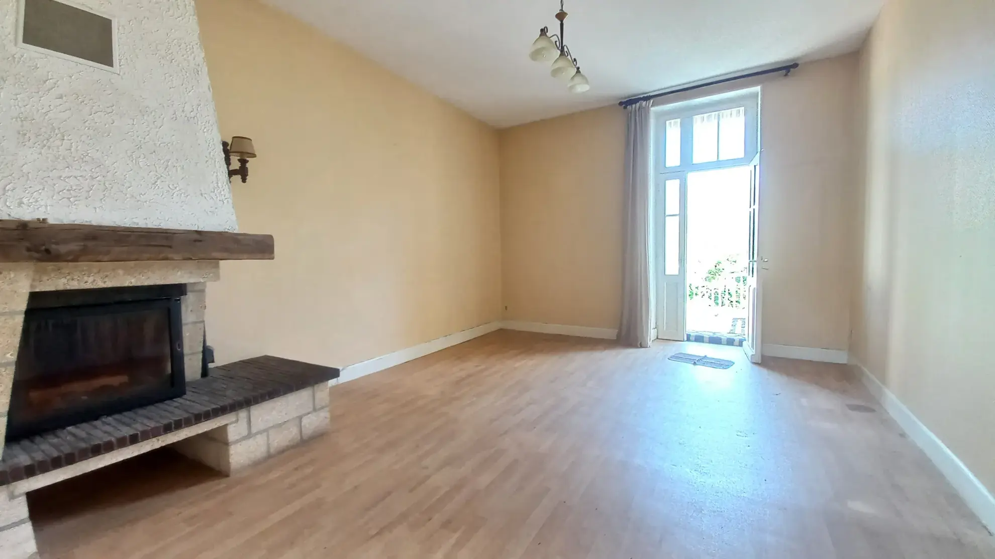 Maison de ville à Millau avec terrasse, jardin et 2 chambres à proximité du centre 