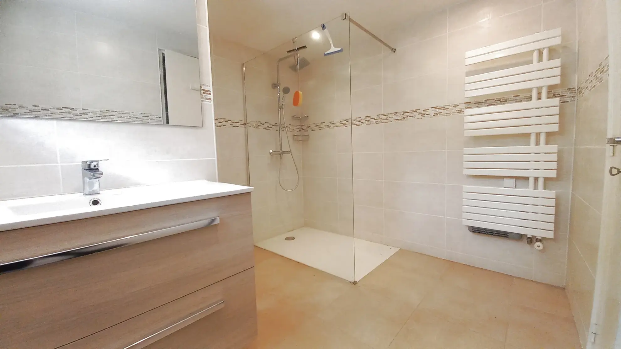 Maison de ville à Millau avec terrasse, jardin et 2 chambres à proximité du centre 