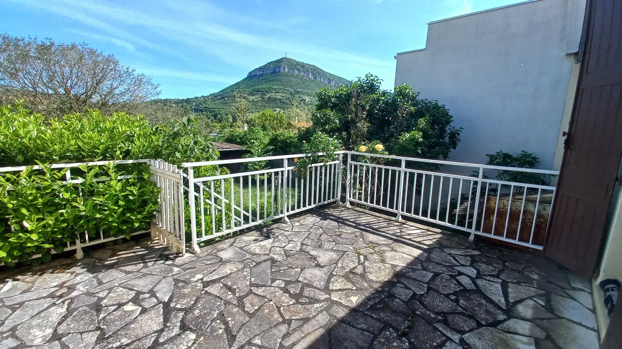 Maison de ville à Millau avec terrasse, jardin et 2 chambres à proximité du centre