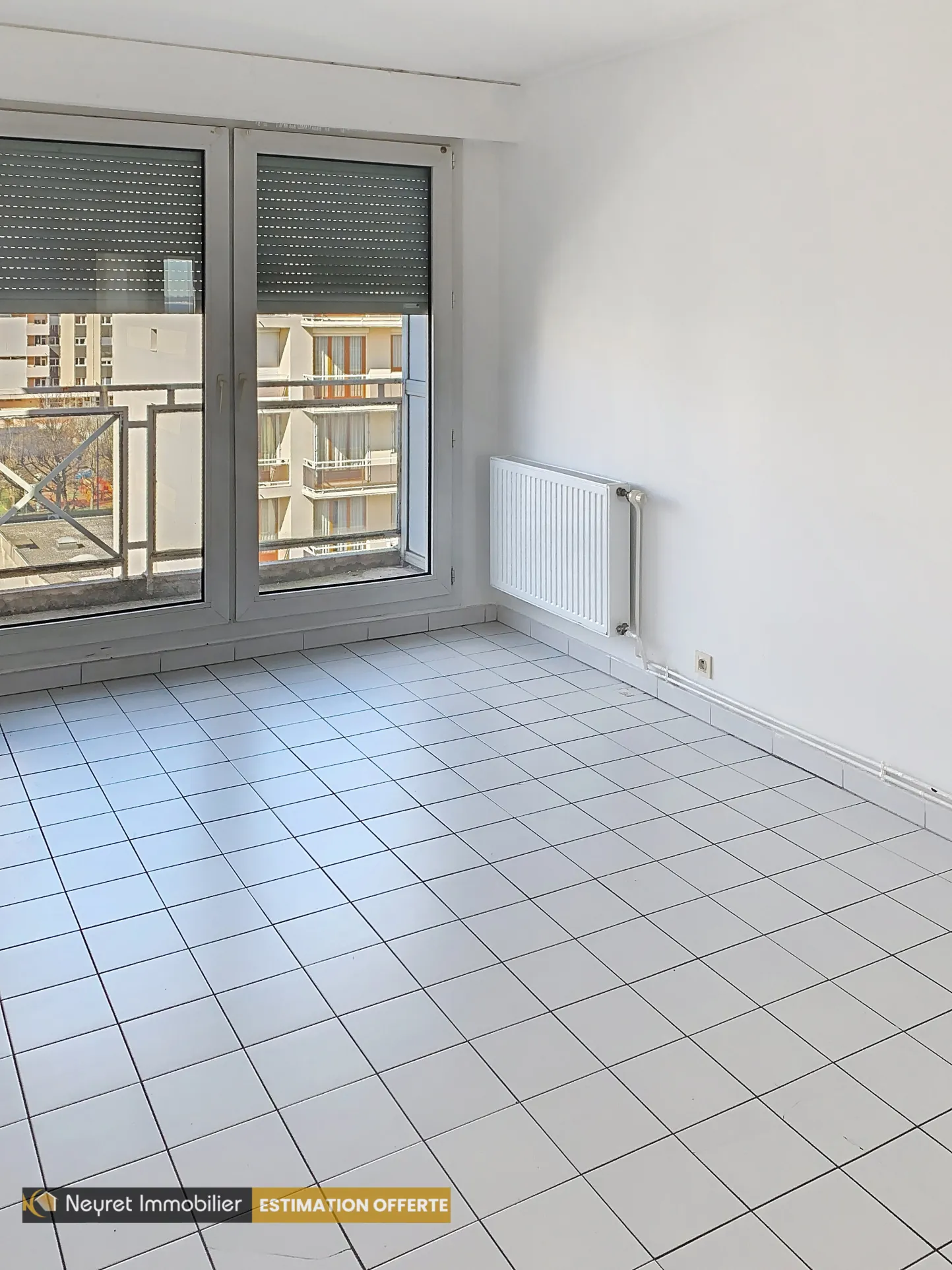 Appartement traversant de 66 m² à Bergson avec balcon et parking privé à Saint-Étienne 