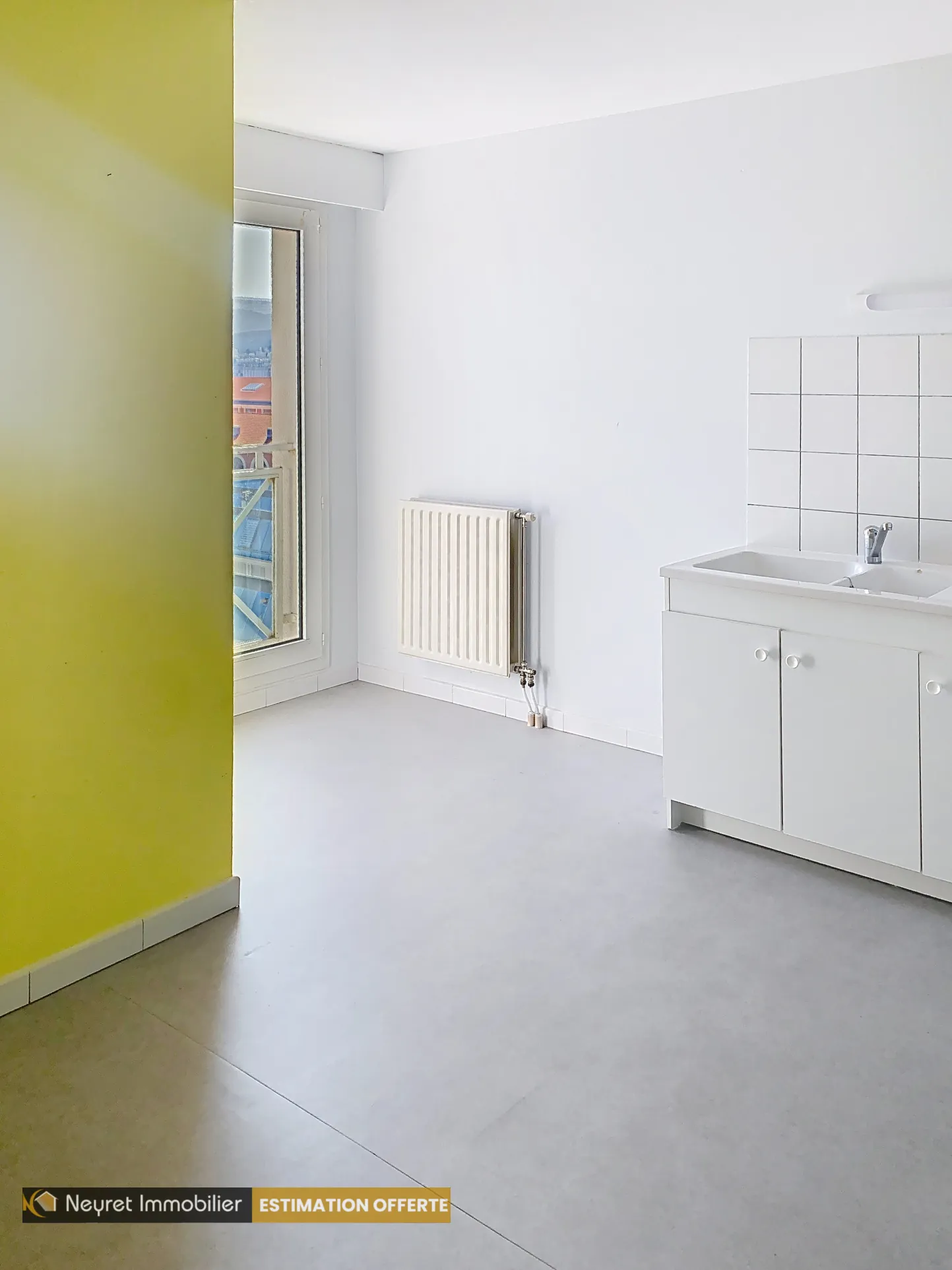 Appartement traversant de 66 m² à Bergson avec balcon et parking privé à Saint-Étienne 