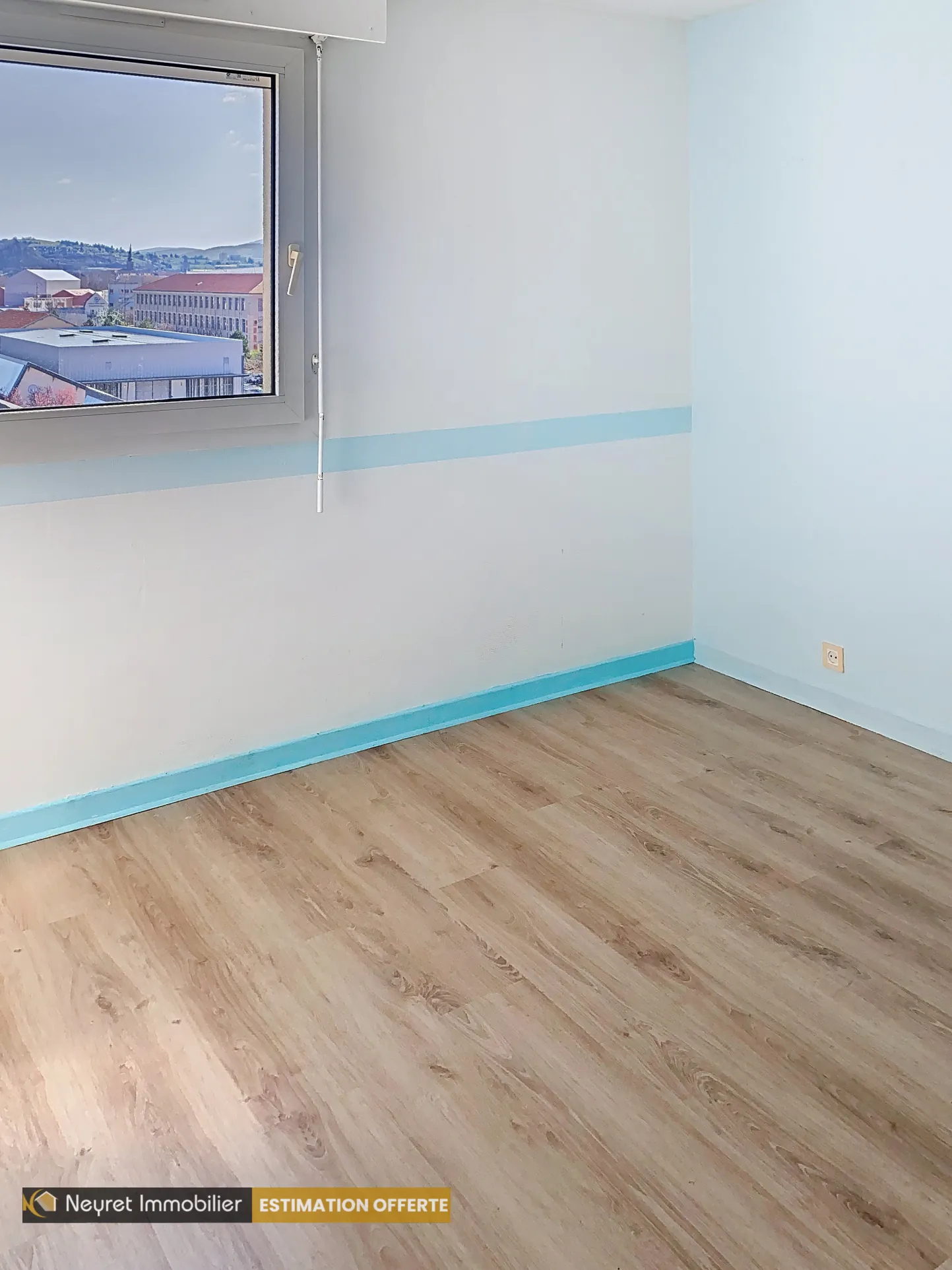 Appartement traversant de 66 m² à Bergson avec balcon et parking privé à Saint-Étienne 