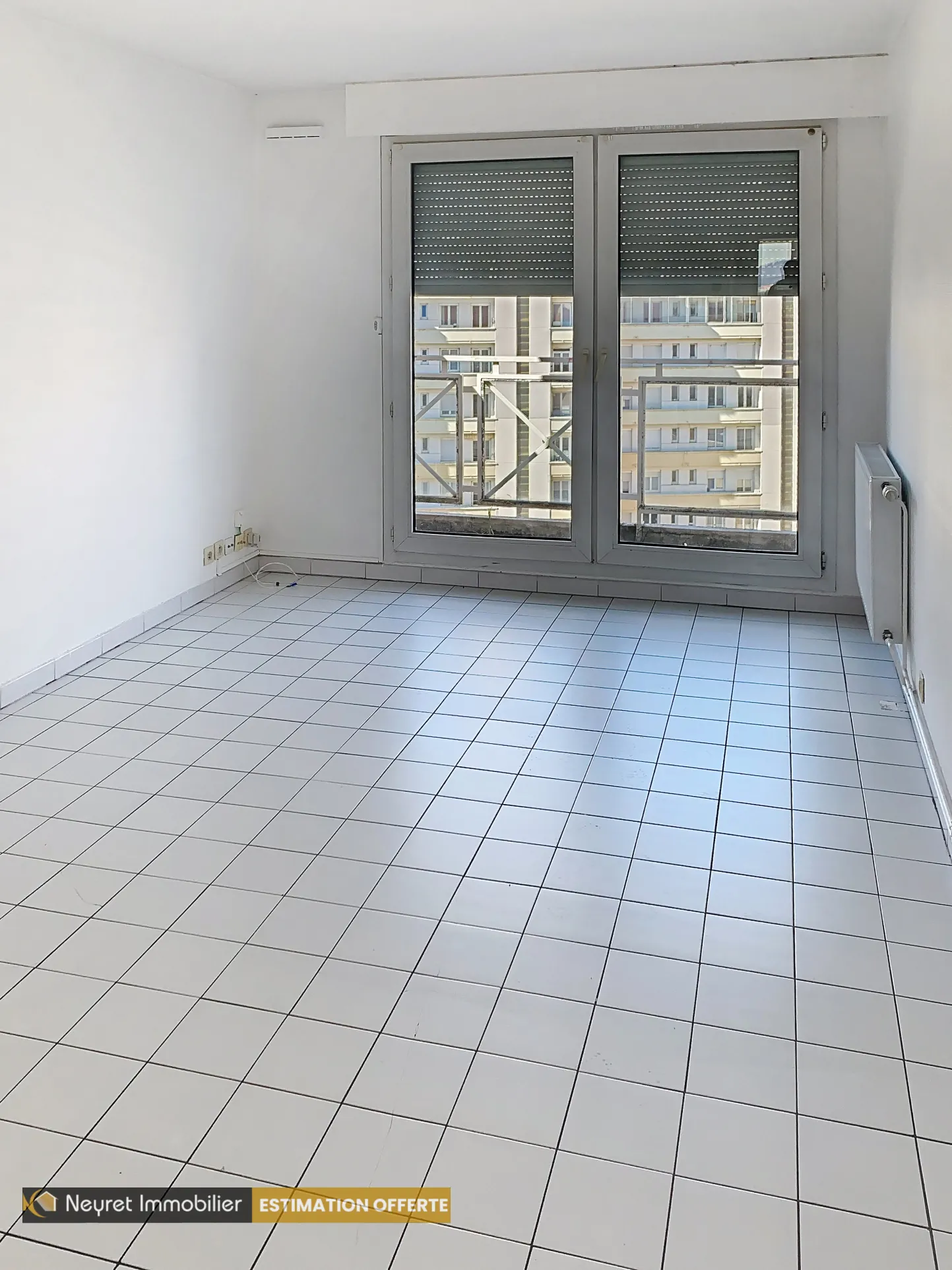 Appartement traversant de 66 m² à Bergson avec balcon et parking privé à Saint-Étienne 