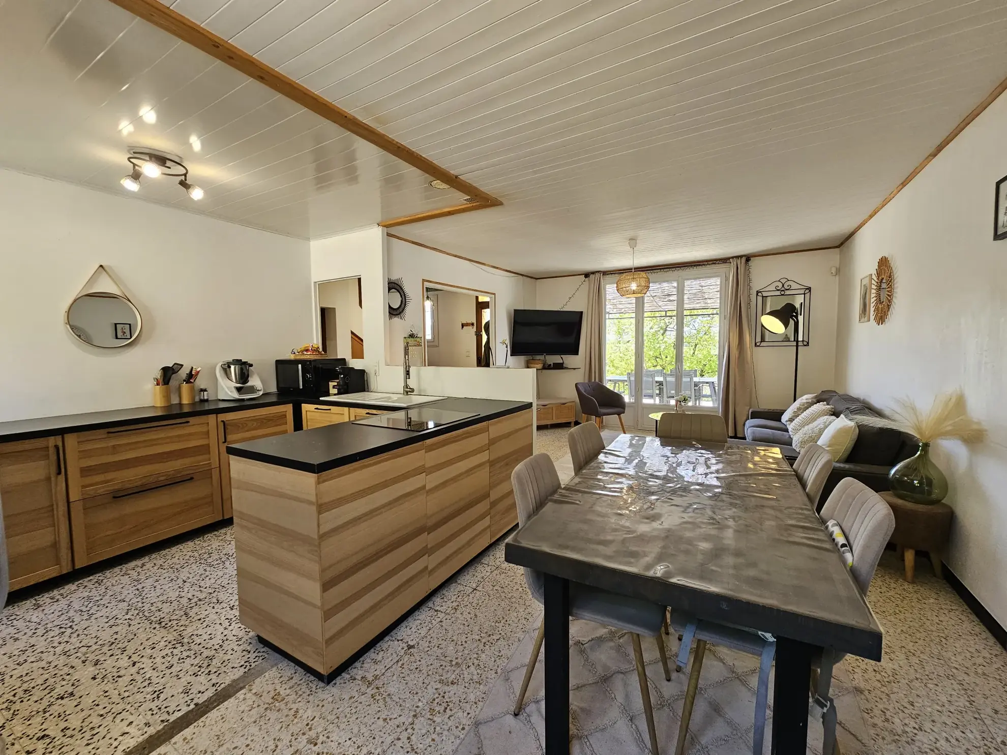 Maison de 84 m² avec terrain arboré et vue panoramique sur le Luberon à Saignon 