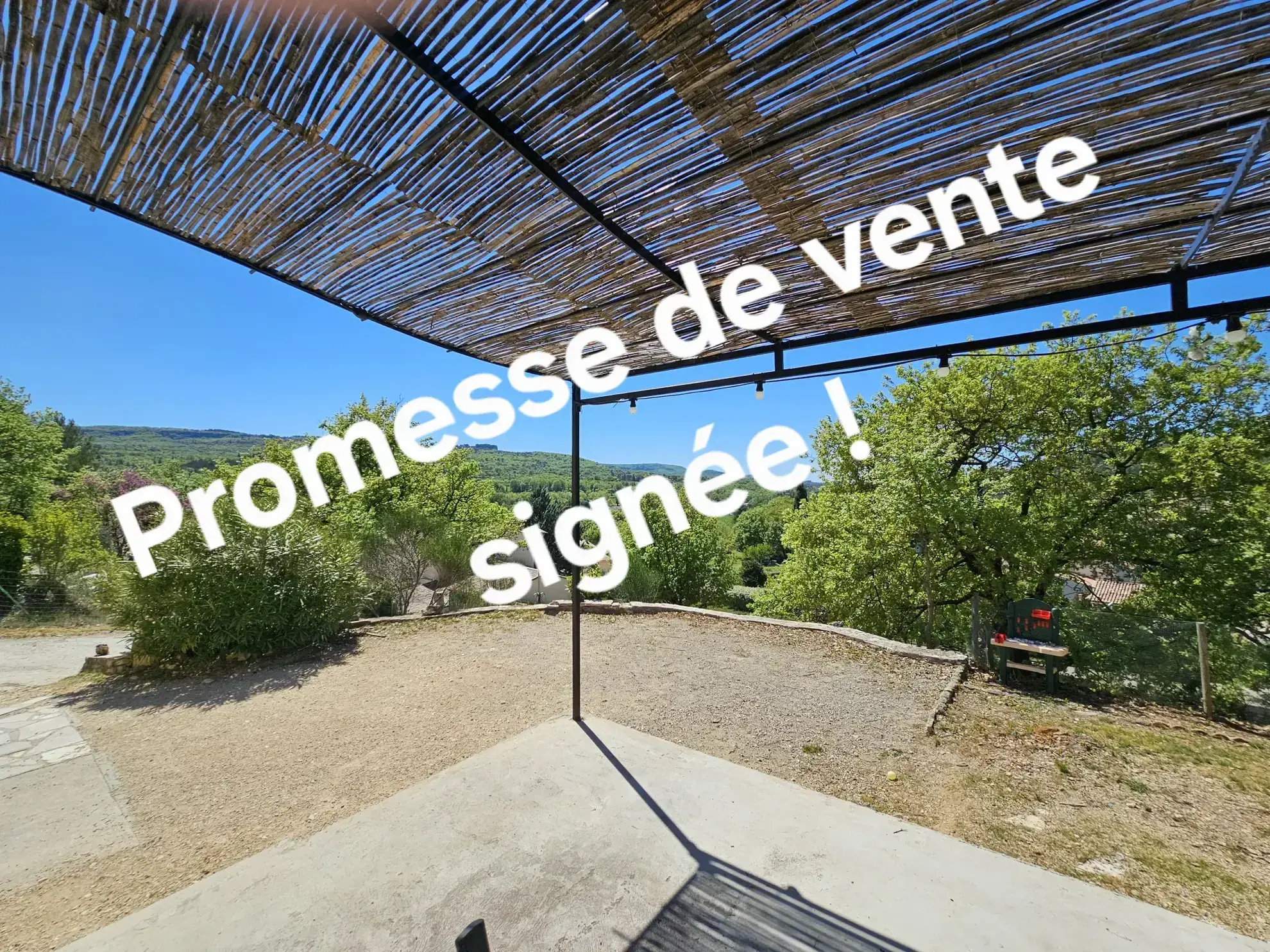 Maison de 84 m² avec terrain arboré et vue panoramique sur le Luberon à Saignon