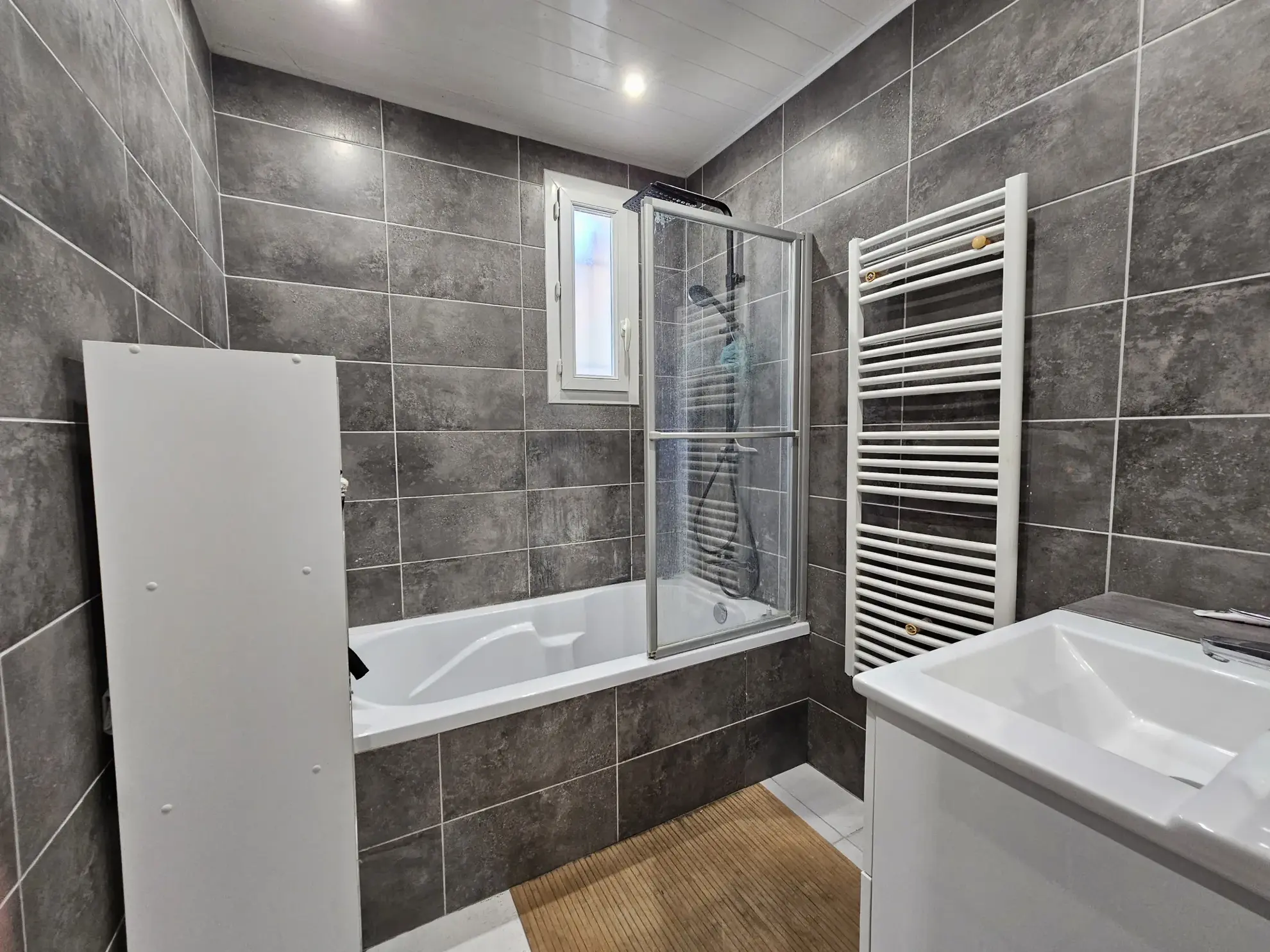 Maison de 84 m² avec terrain arboré et vue panoramique sur le Luberon à Saignon 