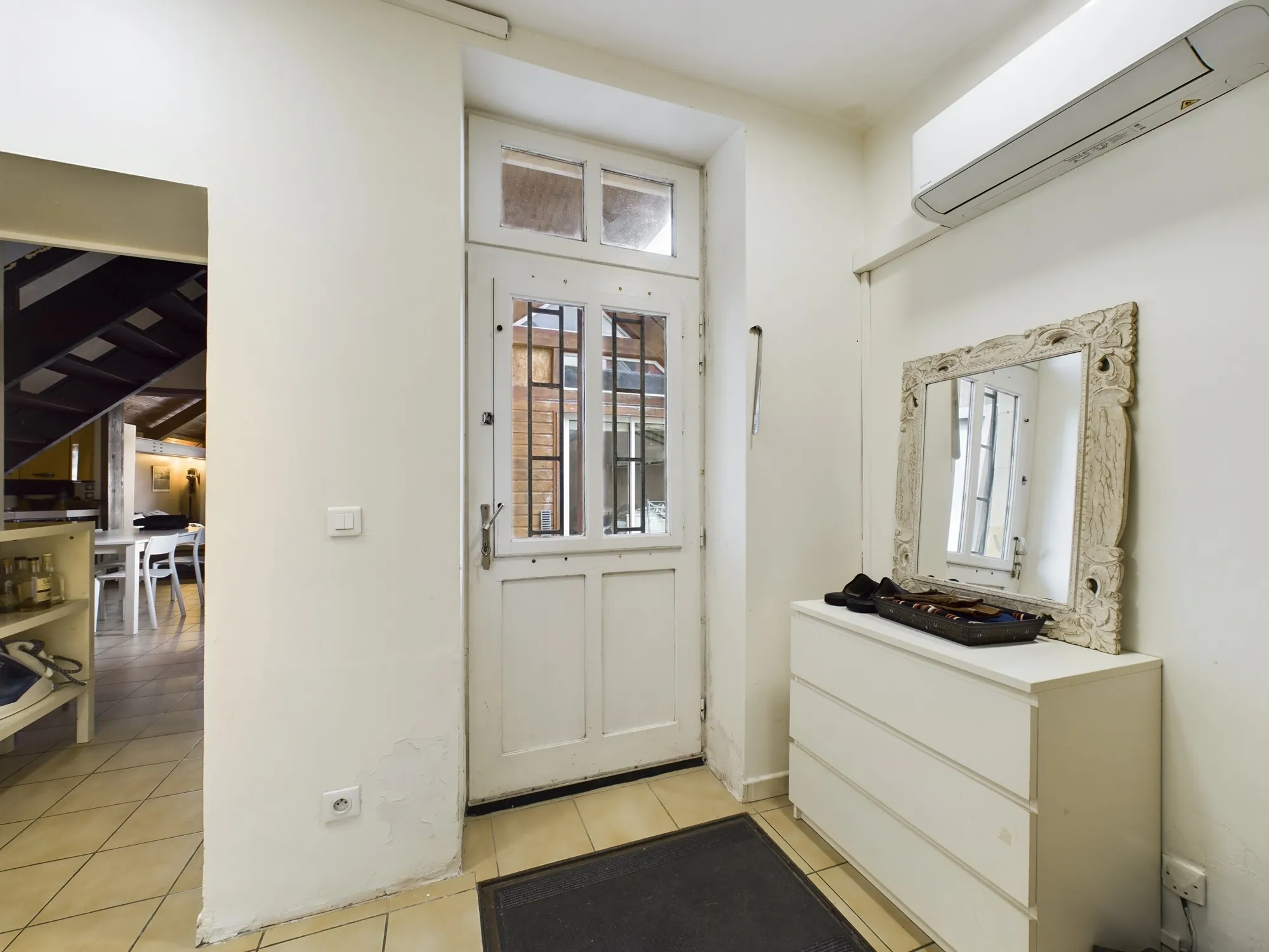 Maison d’architecte avec extension en bois et jardin à Guérigny 