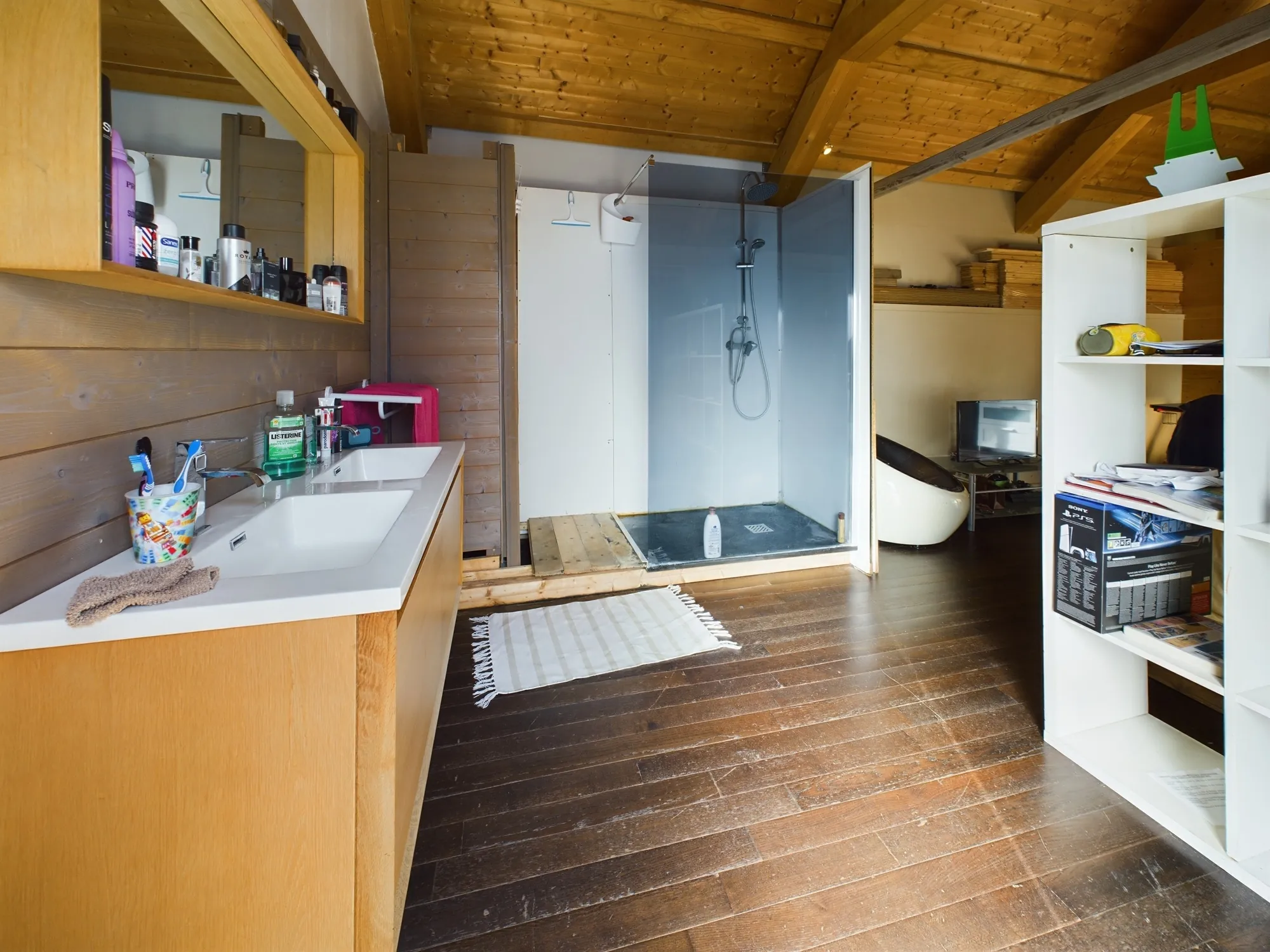Maison d’architecte avec extension en bois et jardin à Guérigny 