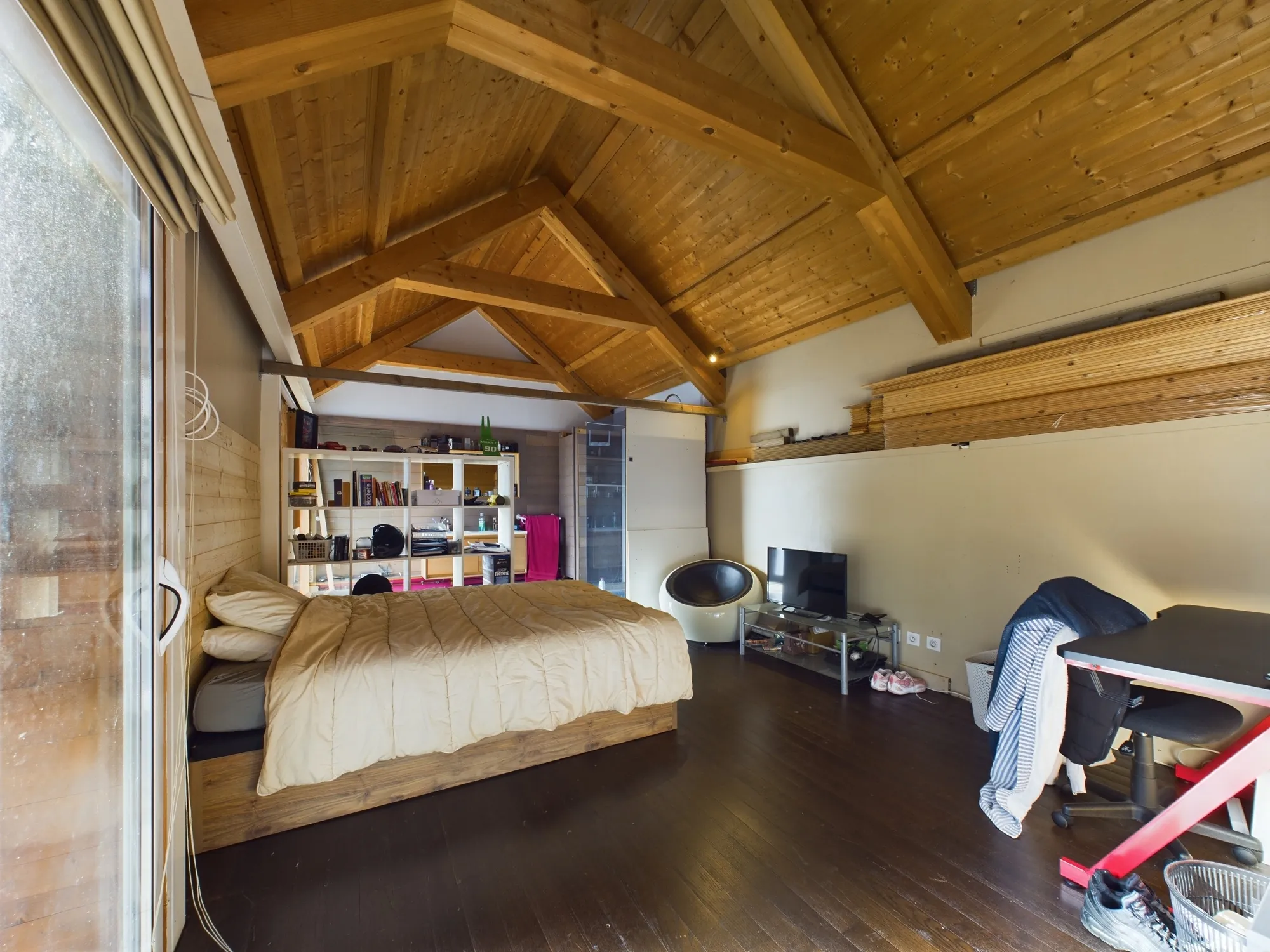 Maison d’architecte avec extension en bois et jardin à Guérigny 