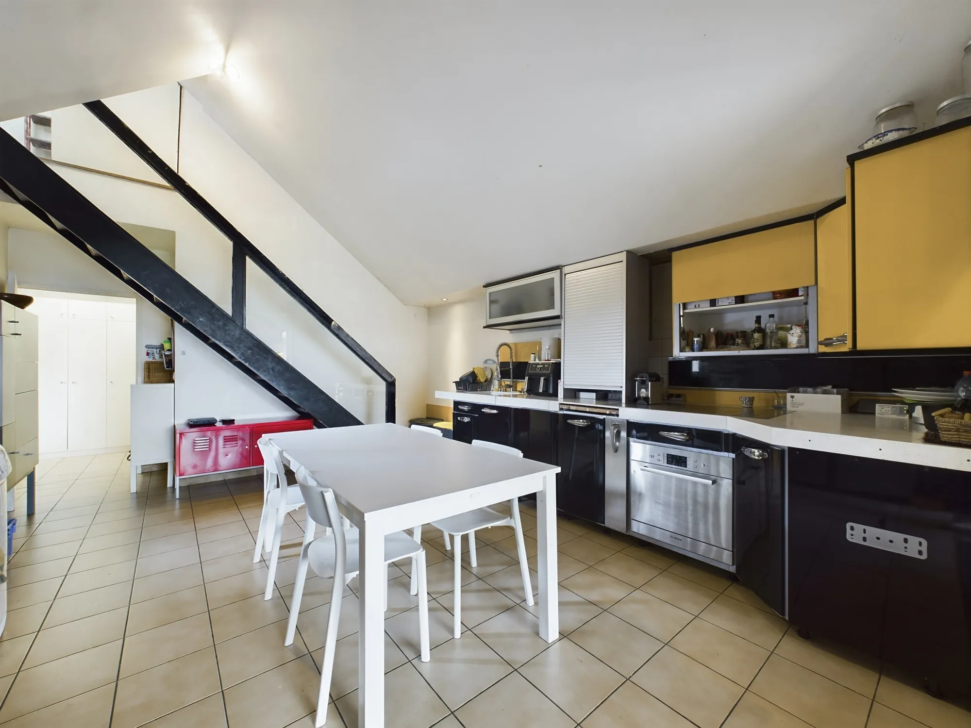 Maison d’architecte avec extension en bois et jardin à Guérigny 