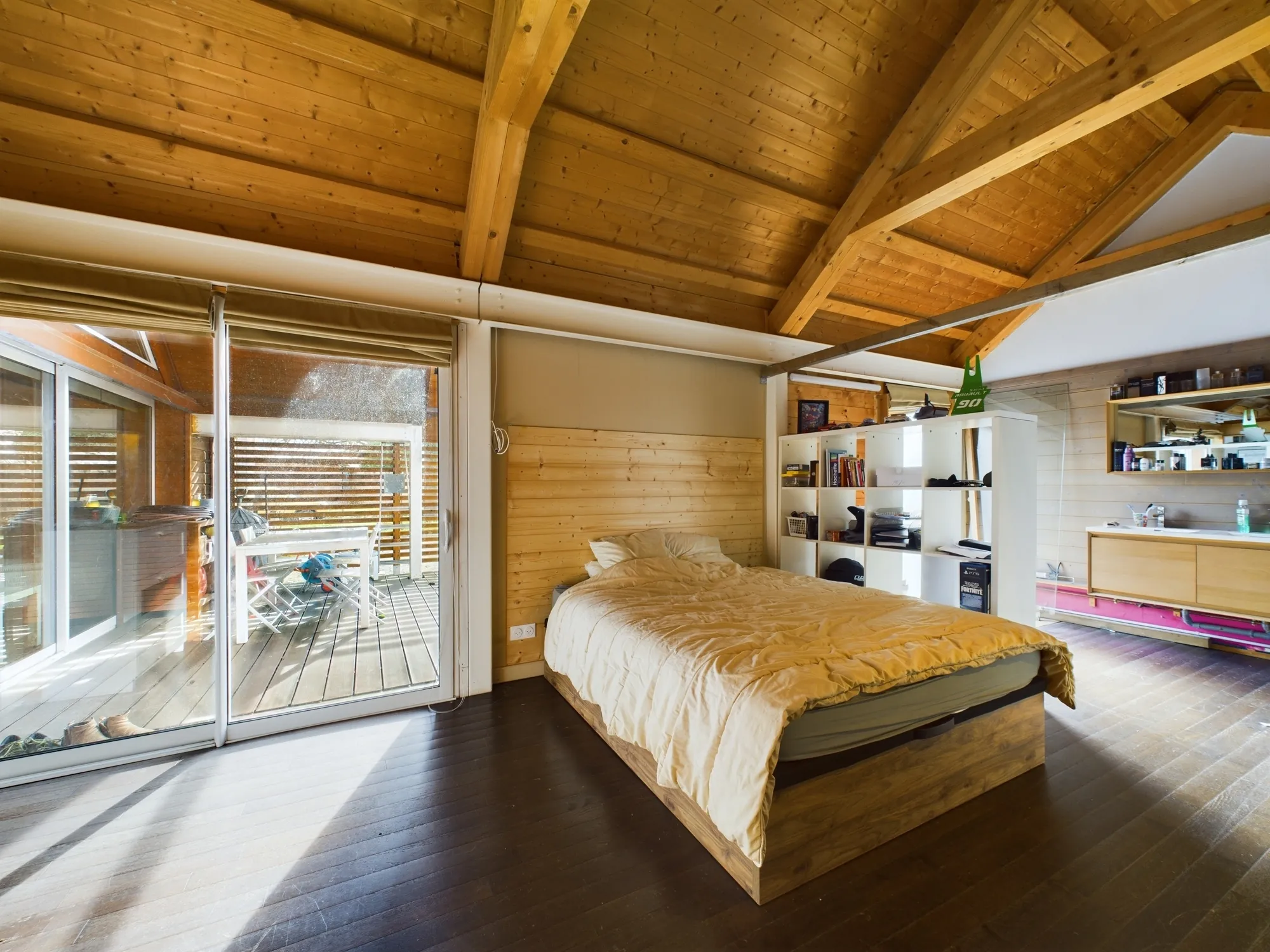 Maison d’architecte avec extension en bois et jardin à Guérigny 