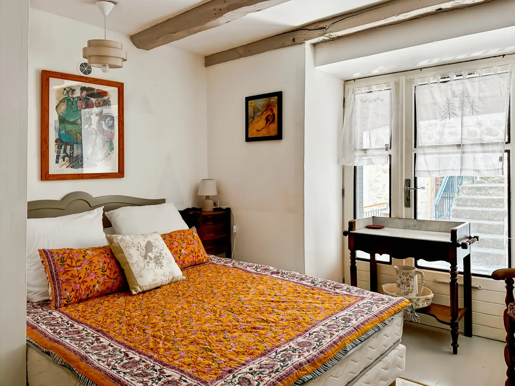 Maison atypique de 88 m² avec jardin, terrasse et vue panoramique à Antraigues-sur-Volane 