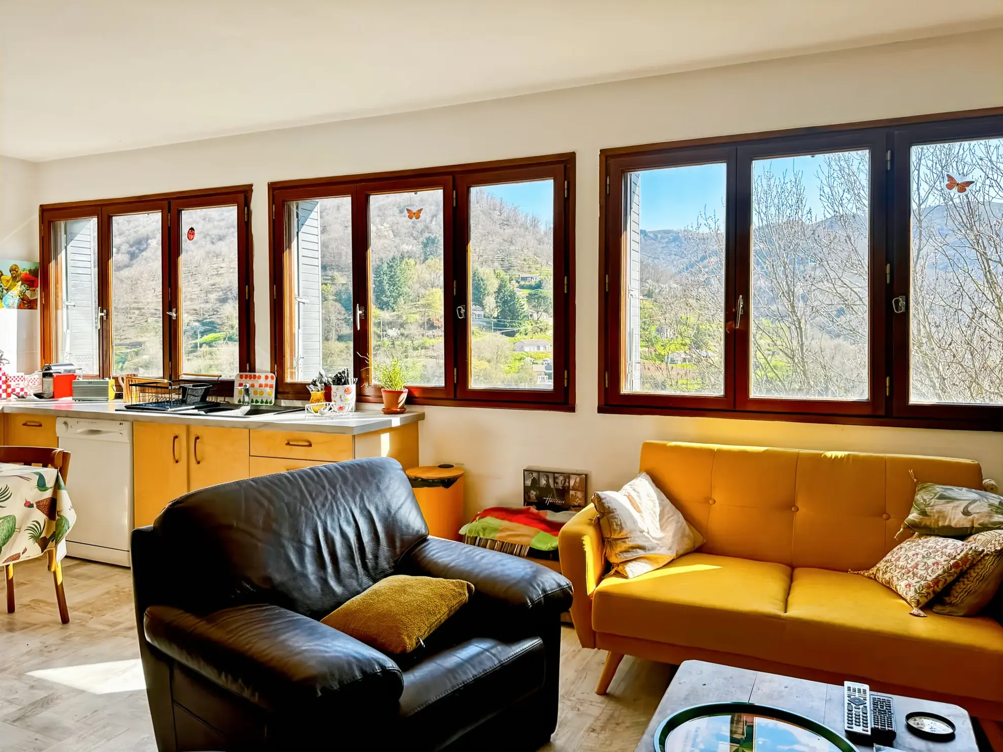 Maison atypique de 88 m² avec jardin, terrasse et vue panoramique à Antraigues-sur-Volane 