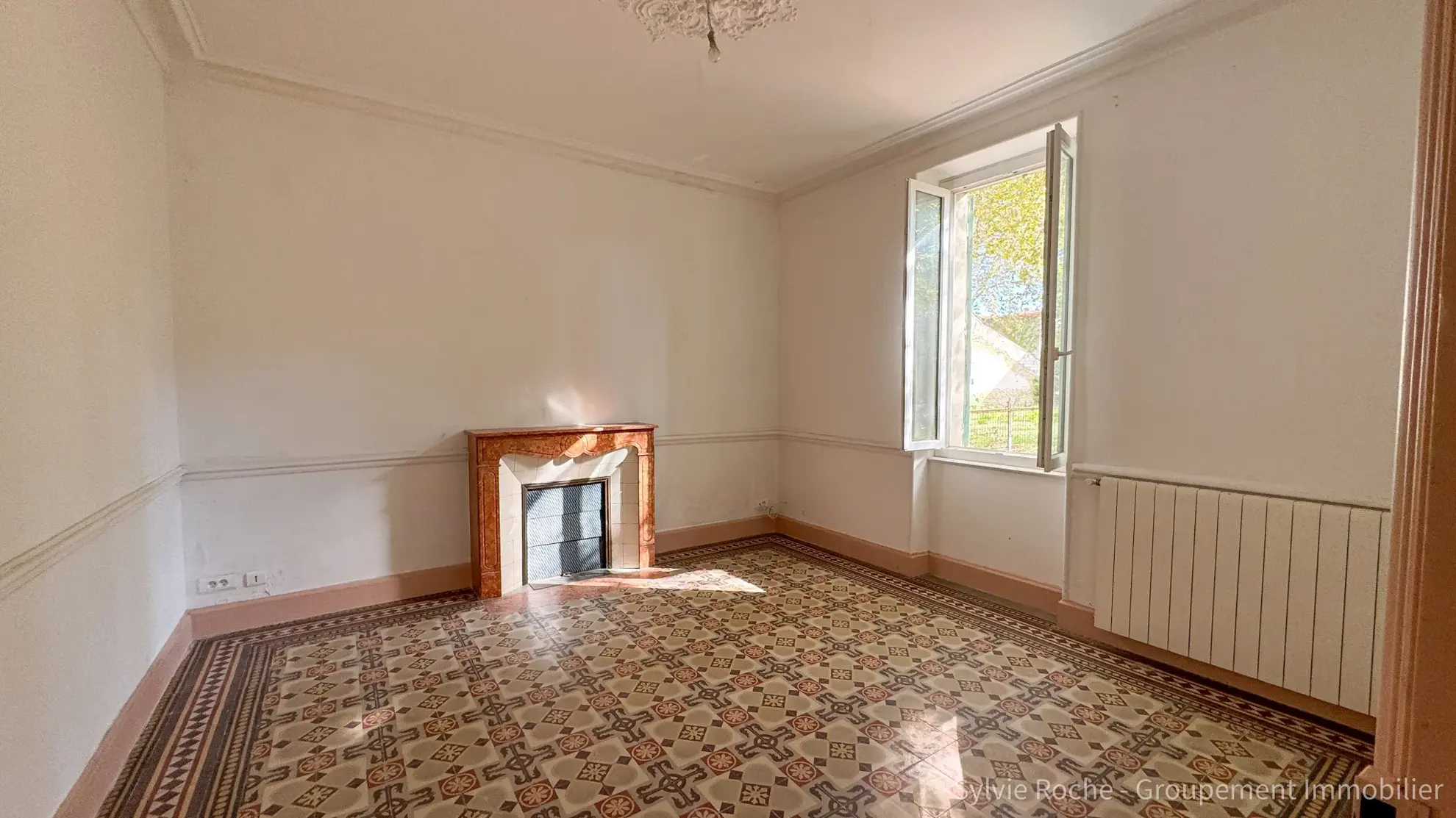 Maison de maître avec jardin à Camaret-sur-Aigues proche d'Orange et Avignon 