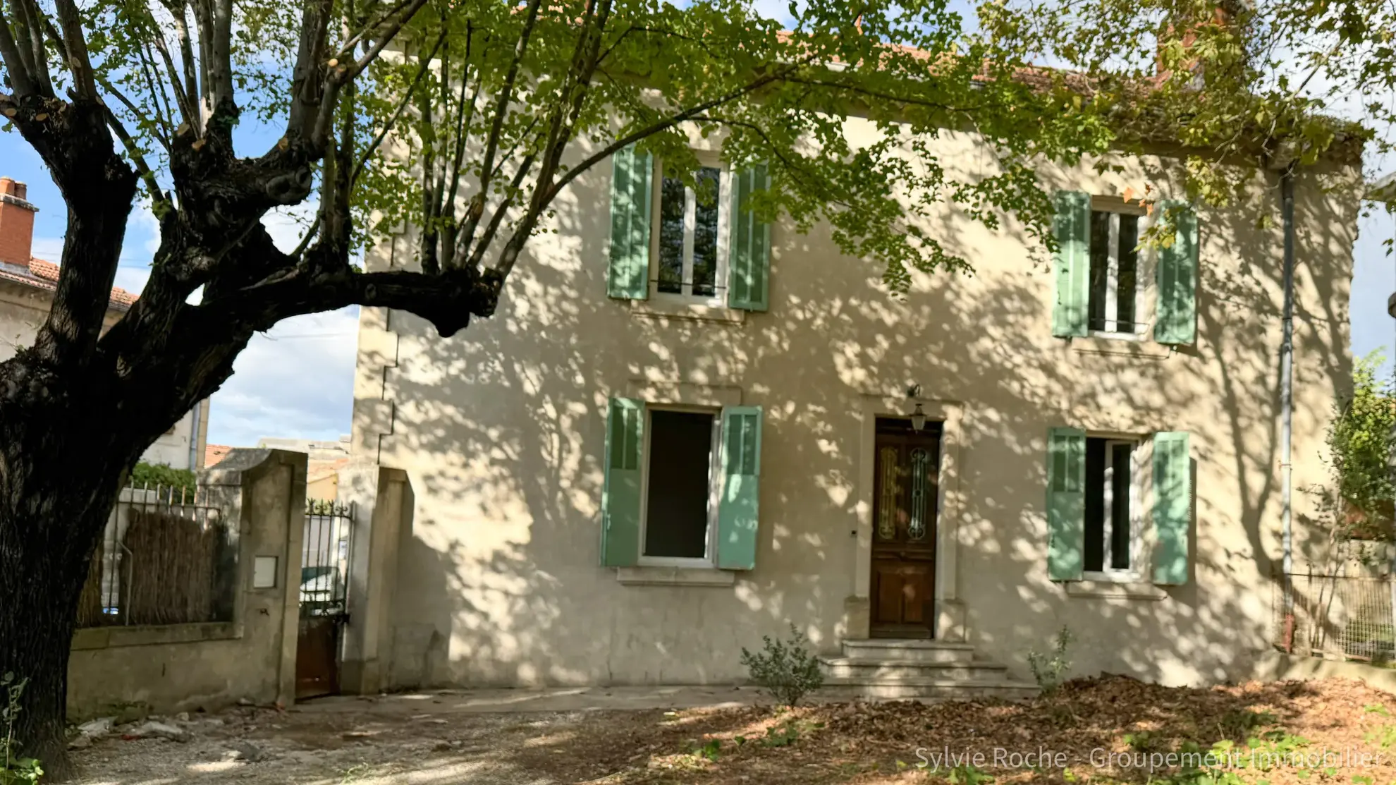 Maison de maître avec jardin à Camaret-sur-Aigues proche d'Orange et Avignon 