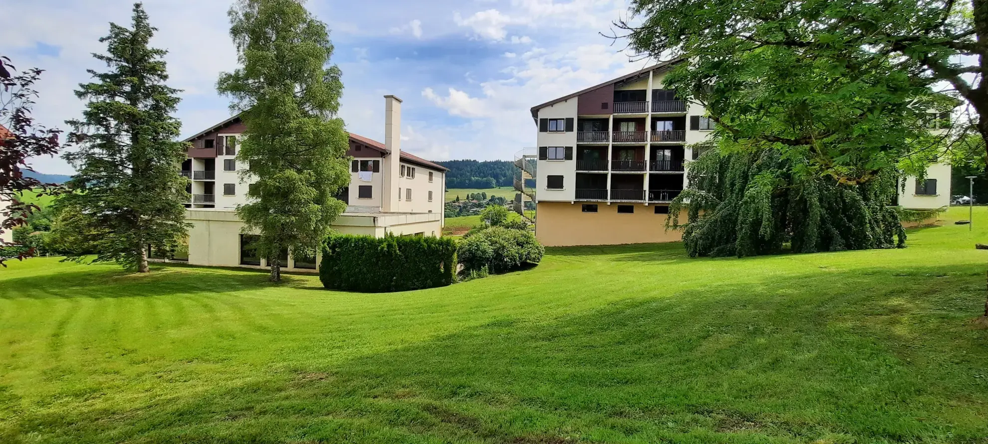 Appartement à Métabief avec garage, balcon, piscine et tennis à proximité 