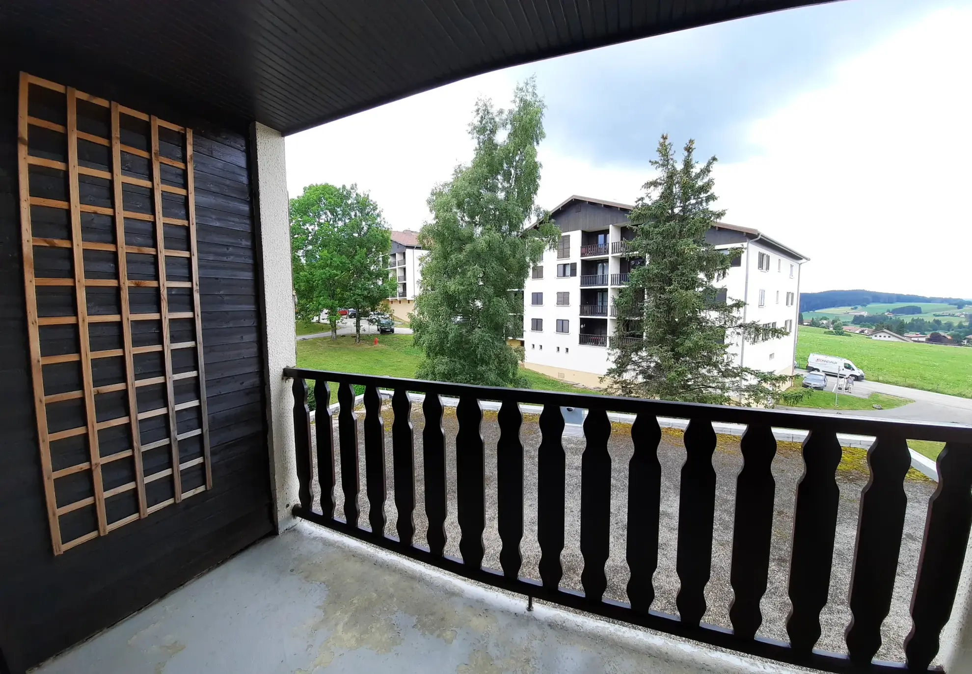 Appartement à Métabief avec garage, balcon, piscine et tennis à proximité 