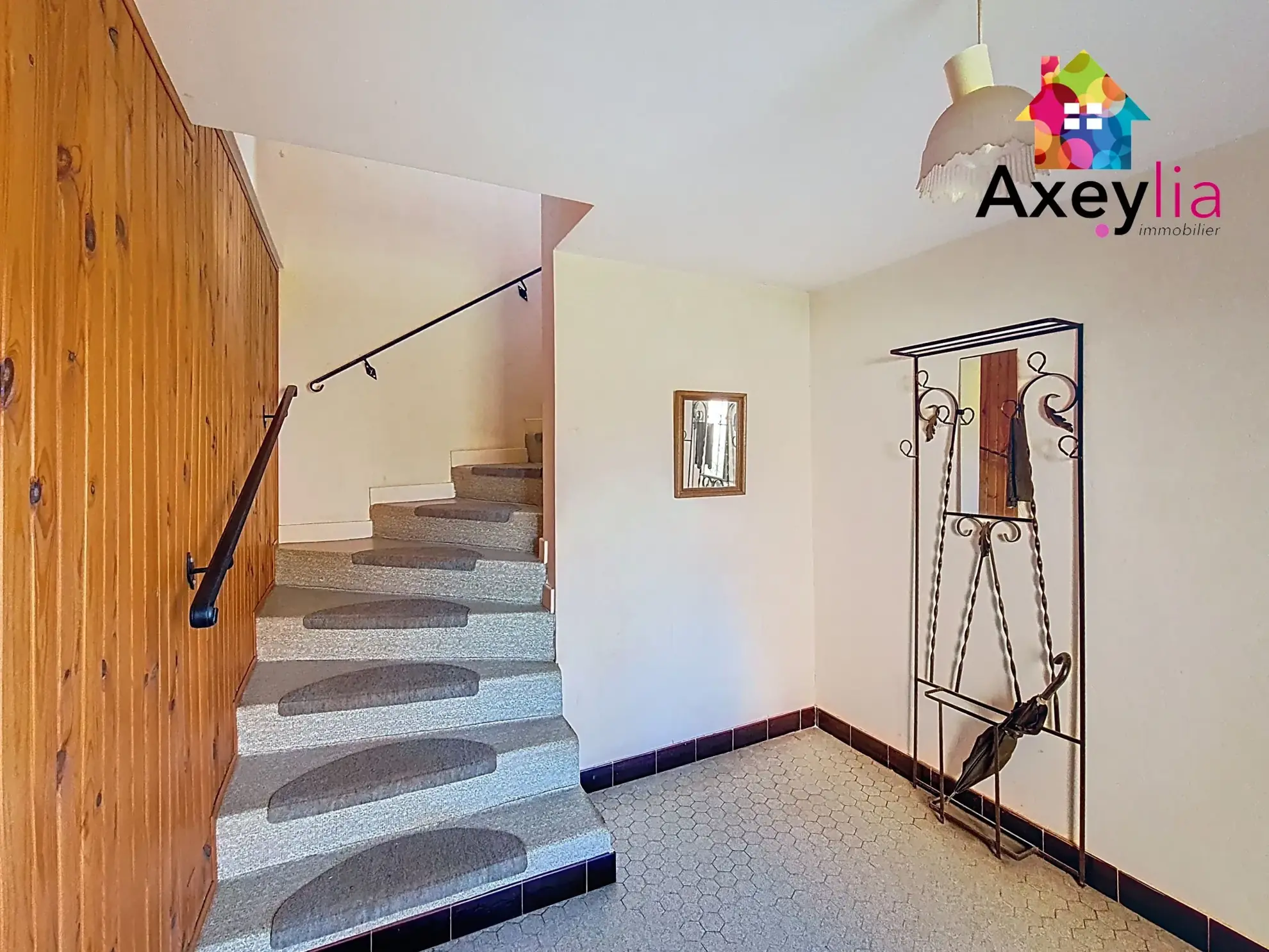 Maison à vendre avec 3 chambres et grand terrain à Marcigny (71110) 