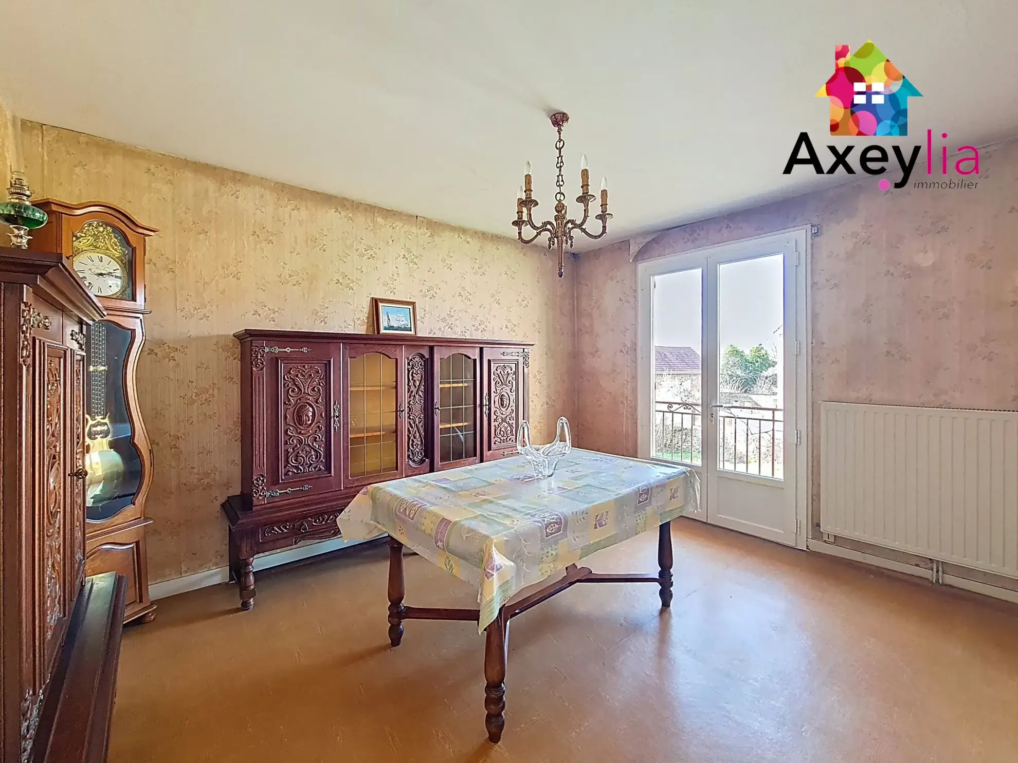 Maison à vendre avec 3 chambres et grand terrain à Marcigny (71110) 