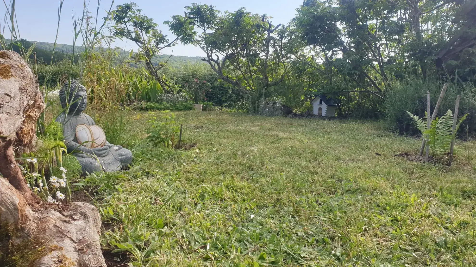 Spacieuse maison de 118 m² à La Roche-en-Brenil avec jardin et potentiel professionnel 
