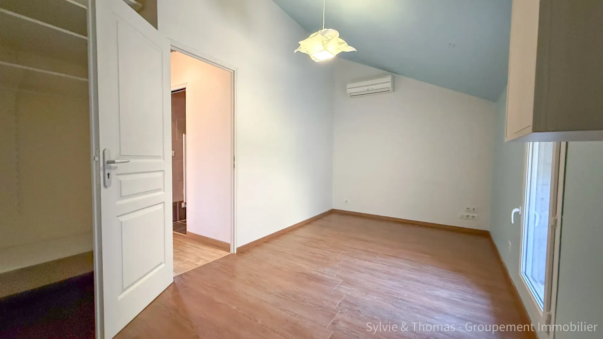 Maison de village rénovée à Caderousse proche d’Avignon avec jardin et 2 chambres 