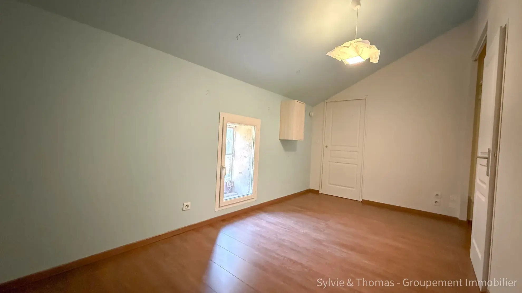 Maison de village rénovée à Caderousse proche d’Avignon avec jardin et 2 chambres 