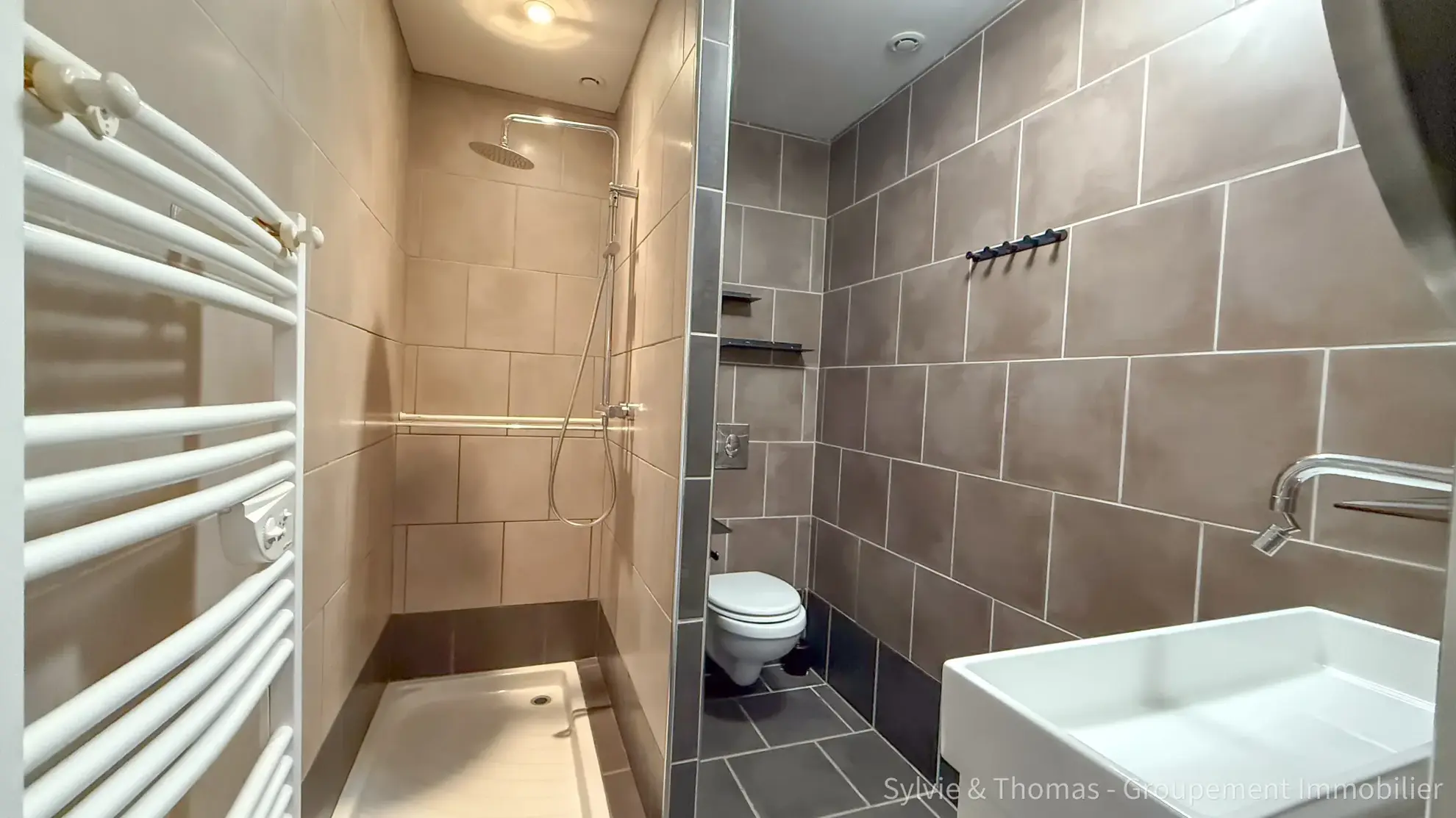 Maison de village rénovée à Caderousse proche d’Avignon avec jardin et 2 chambres 