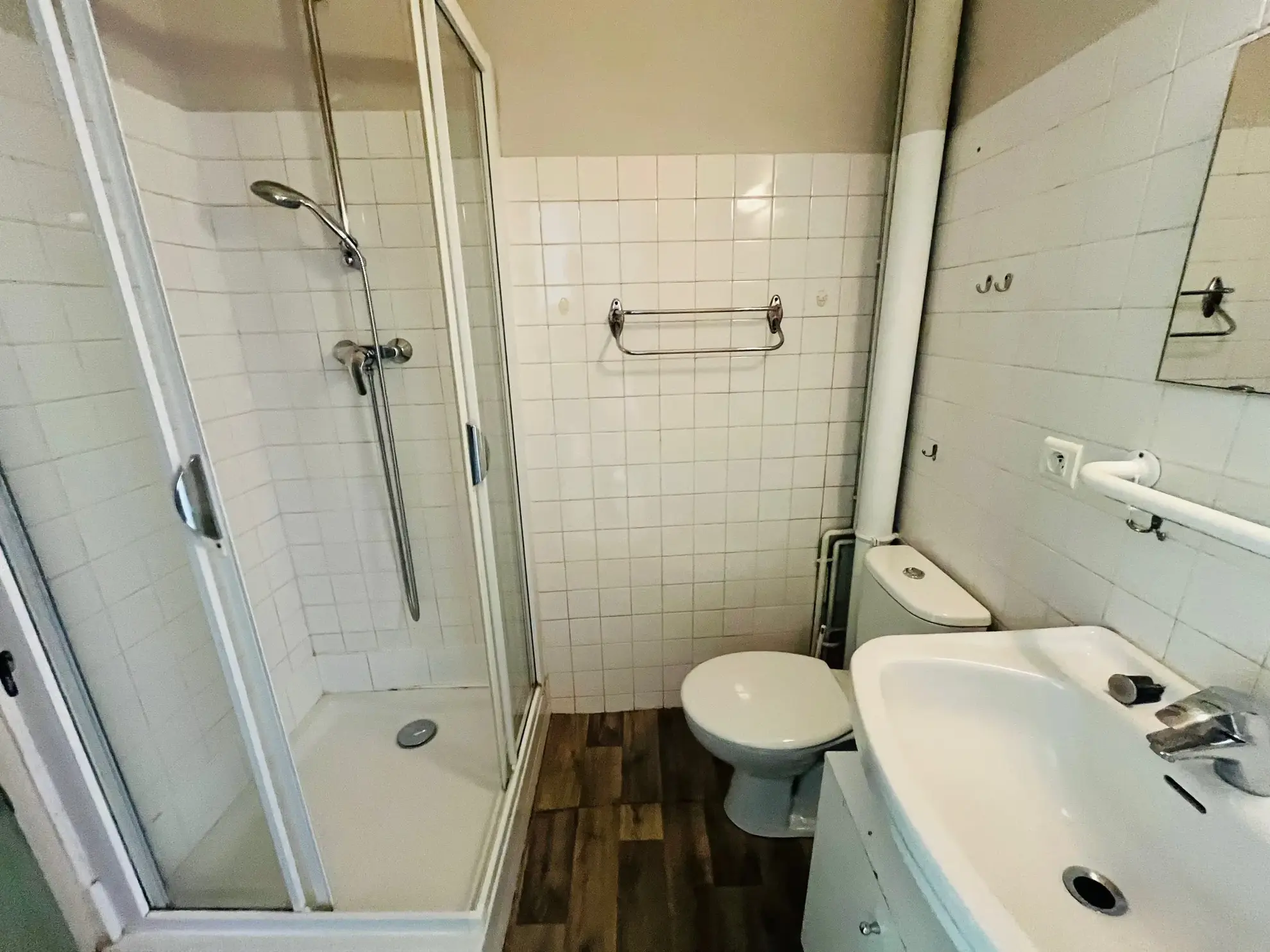 Maison de ville avec commerce à Apt, 130 m² habitables, local en rez-de-chaussée 