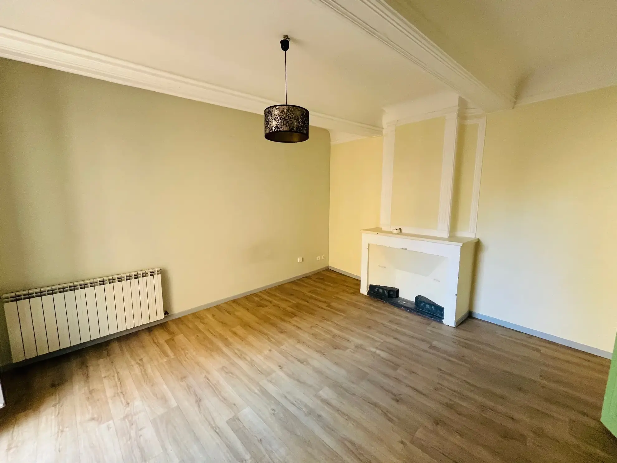 Maison de ville avec commerce à Apt, 130 m² habitables, local en rez-de-chaussée 