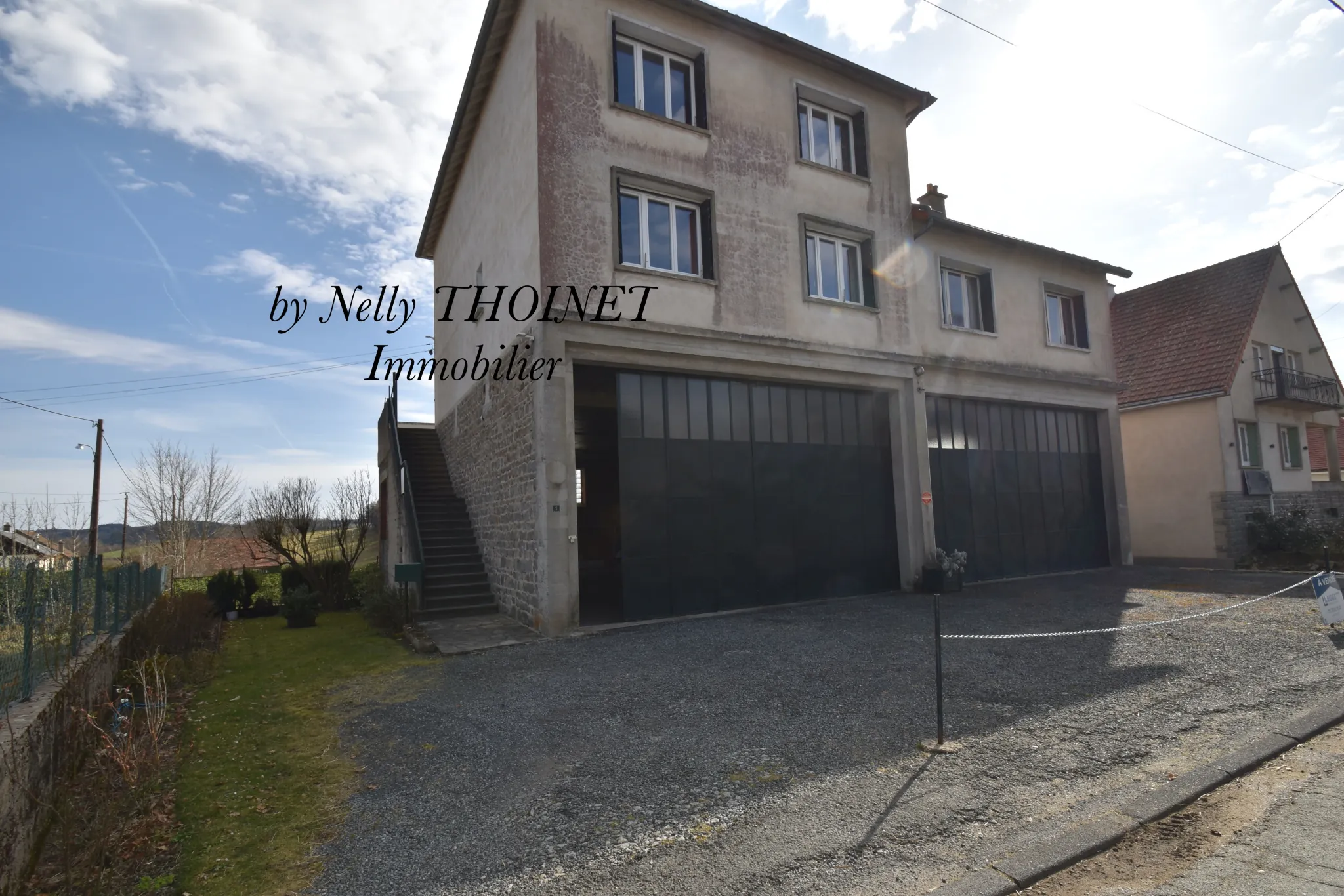Maison familiale de 208 m² à Crocq avec large garage et vue sur les volcans d’Auvergne 