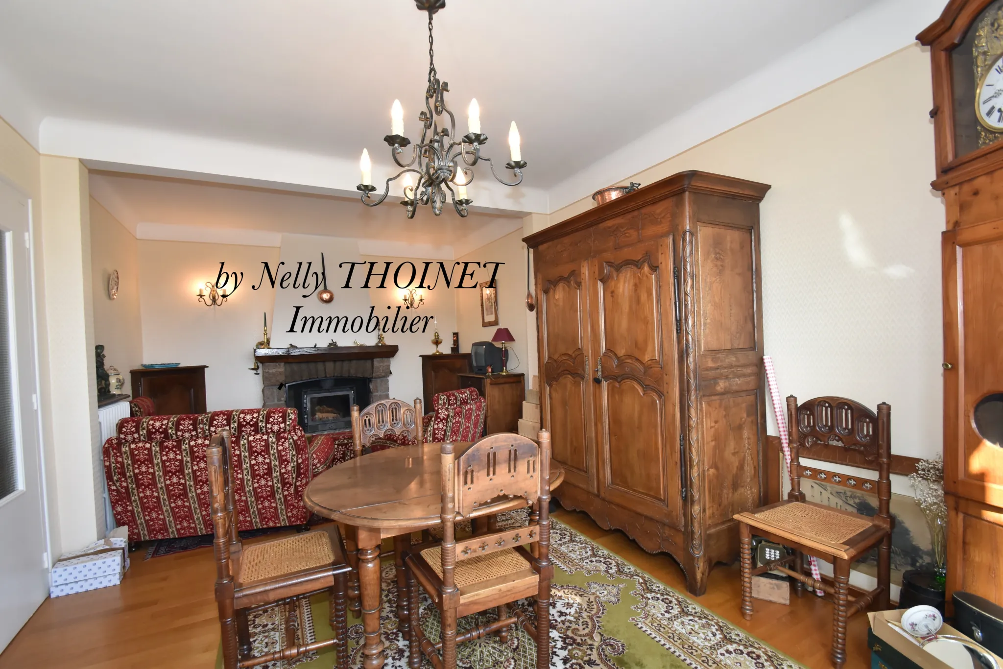 Maison familiale de 208 m² à Crocq avec large garage et vue sur les volcans d’Auvergne 