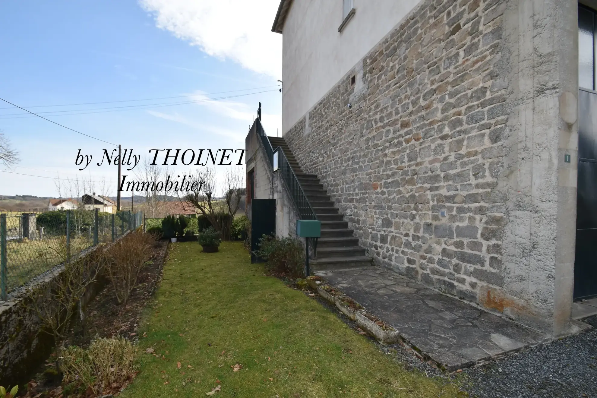 Maison familiale de 208 m² à Crocq avec large garage et vue sur les volcans d’Auvergne 