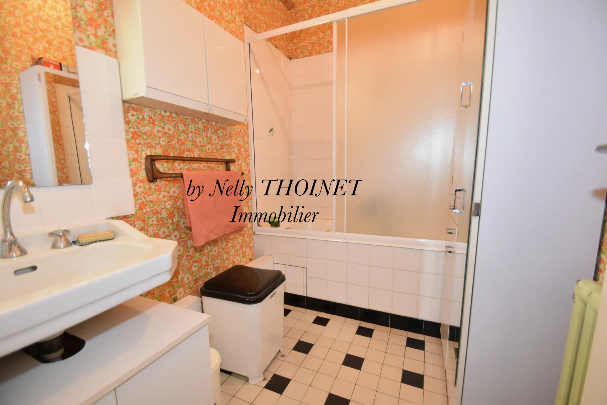 Maison familiale de 208 m² à Crocq avec large garage et vue sur les volcans d’Auvergne 