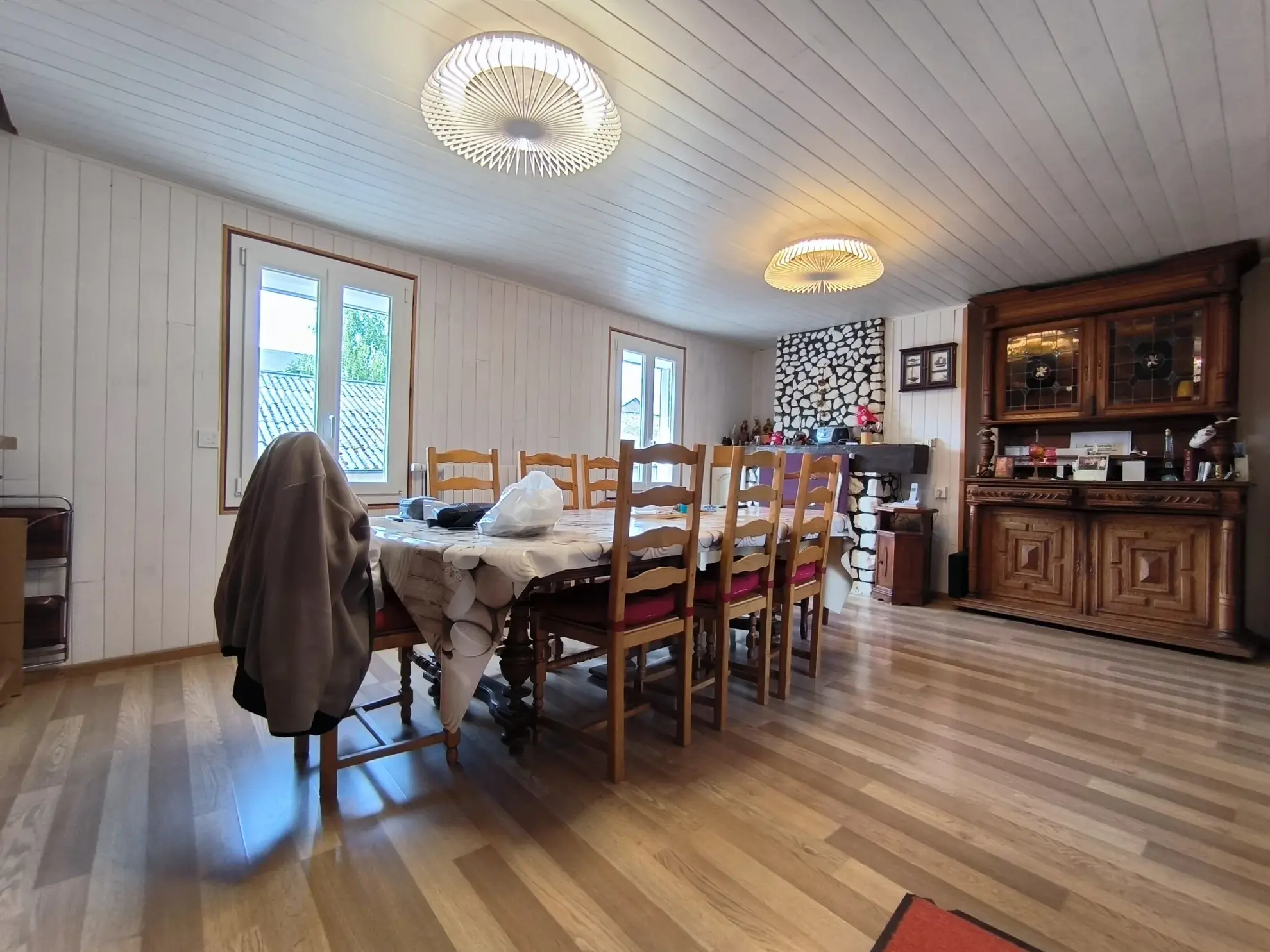 Maison de ville de 142 m² à Caudebec-lès-Elbeuf avec 4 chambres et cour