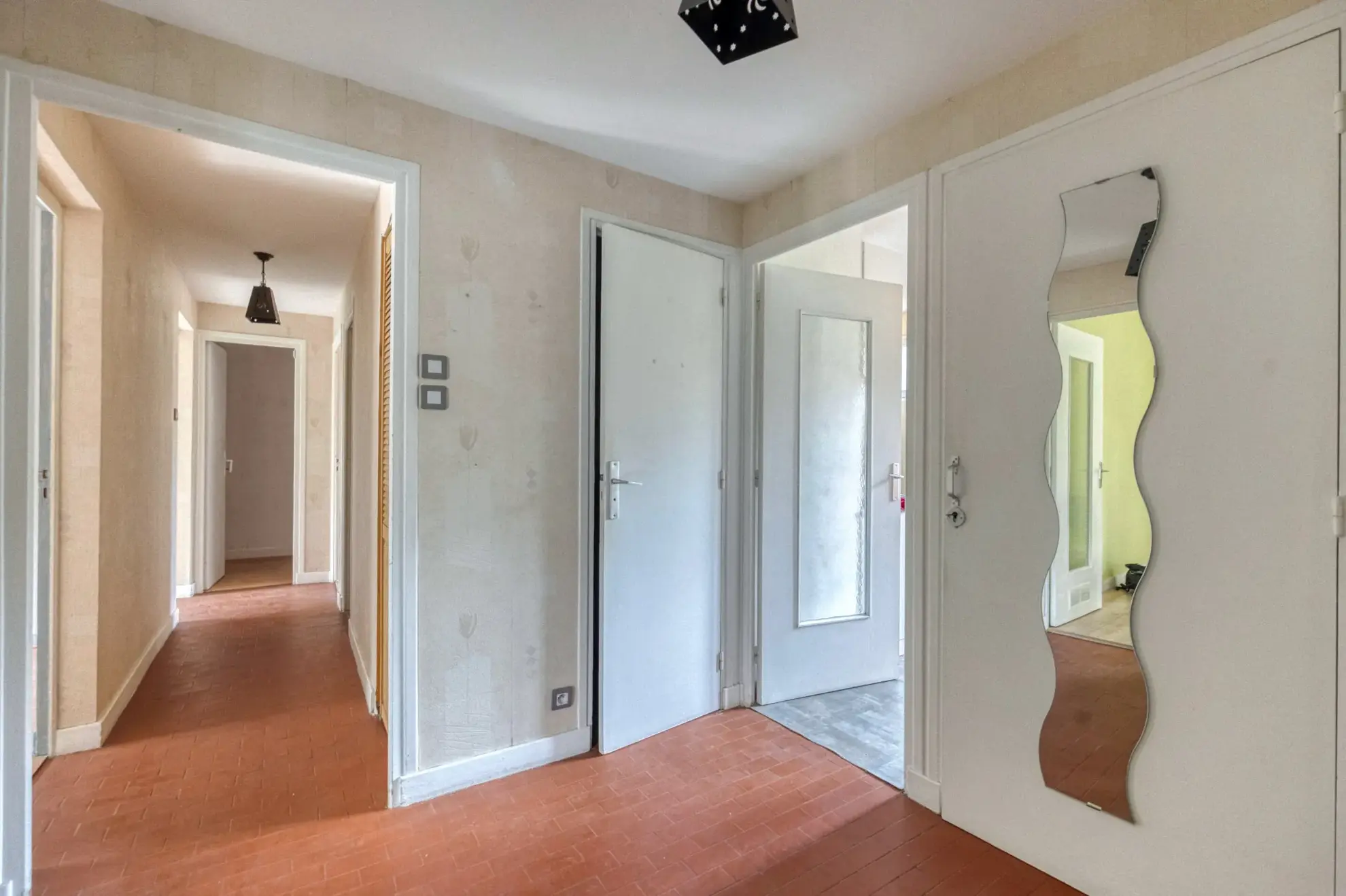 Appartement T4 de 79 m² à Vizille avec balcon, cave et parking, idéalement situé 