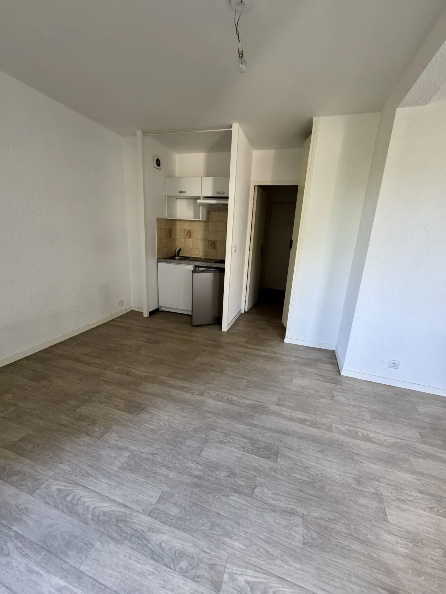 Studio spacieux de 29,16 m² à Cergy avec cave et sécurité 