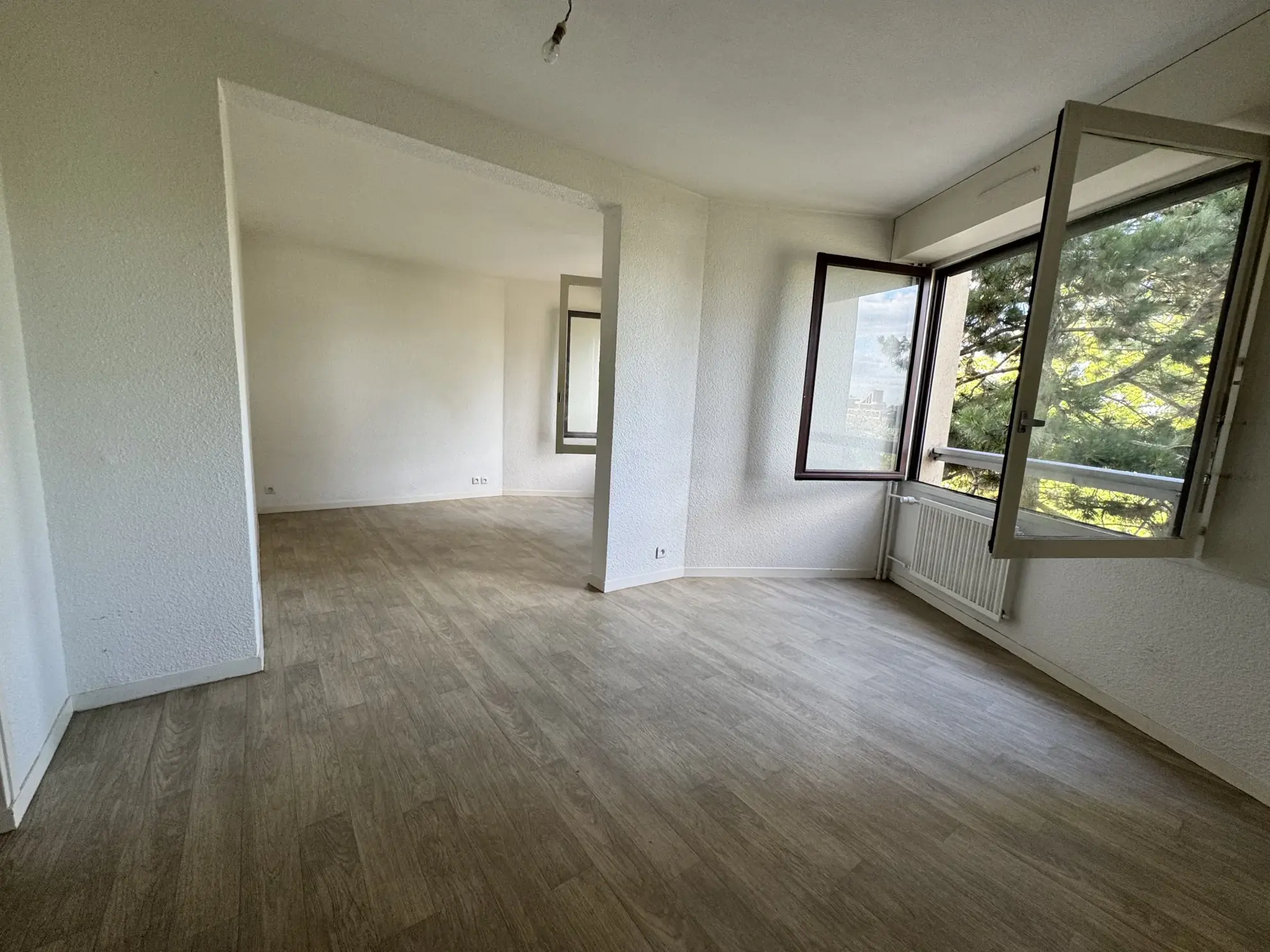 Studio spacieux de 29,16 m² à Cergy avec cave et sécurité 