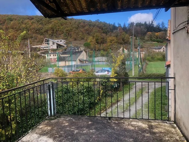 Ensemble immobilier avec 3 appartements à Monteils - Investissement idéal 