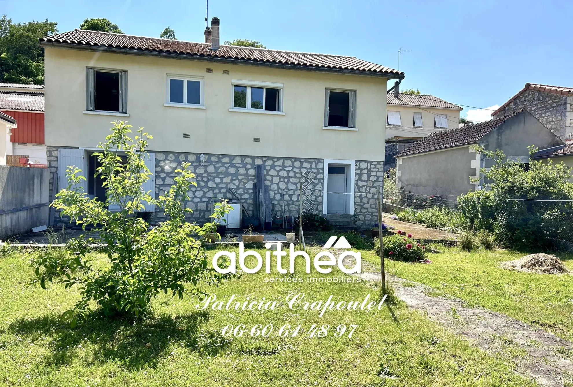 Maison à Angoulême avec jardin de 550 m², proches commodités et environnement calme 