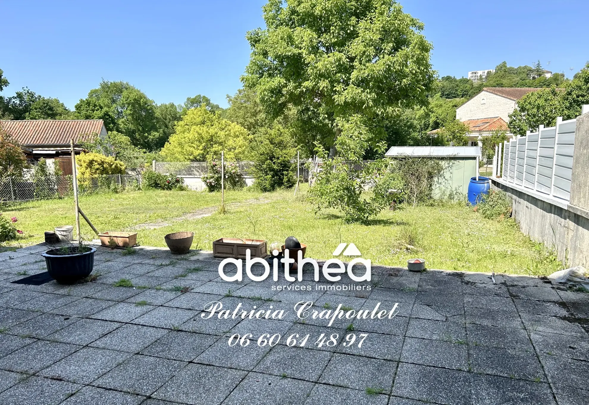 Maison à Angoulême avec jardin de 550 m², proches commodités et environnement calme 