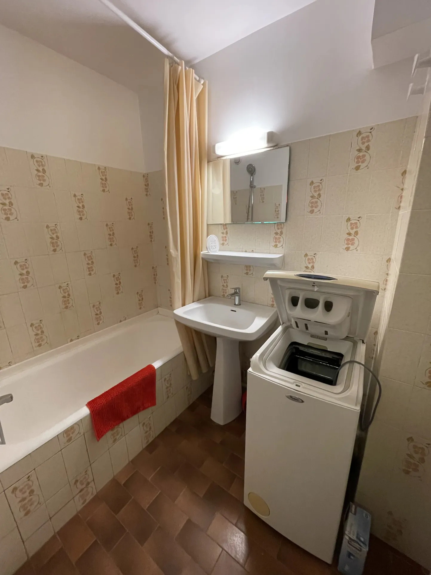 Appartement 3 pièces à Carnon-Plage avec vue latérale sur la mer et parking privé 