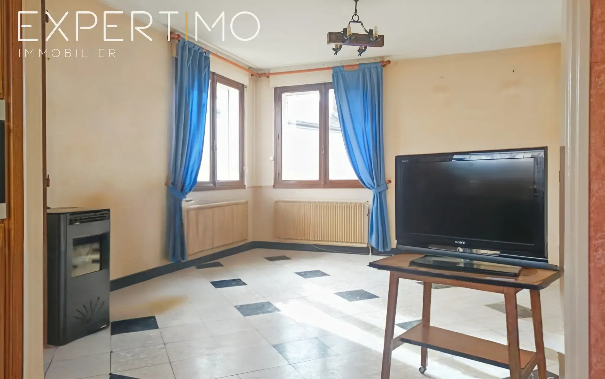 Maison de ville 4 chambres avec sous-sol complet en centre-ville 