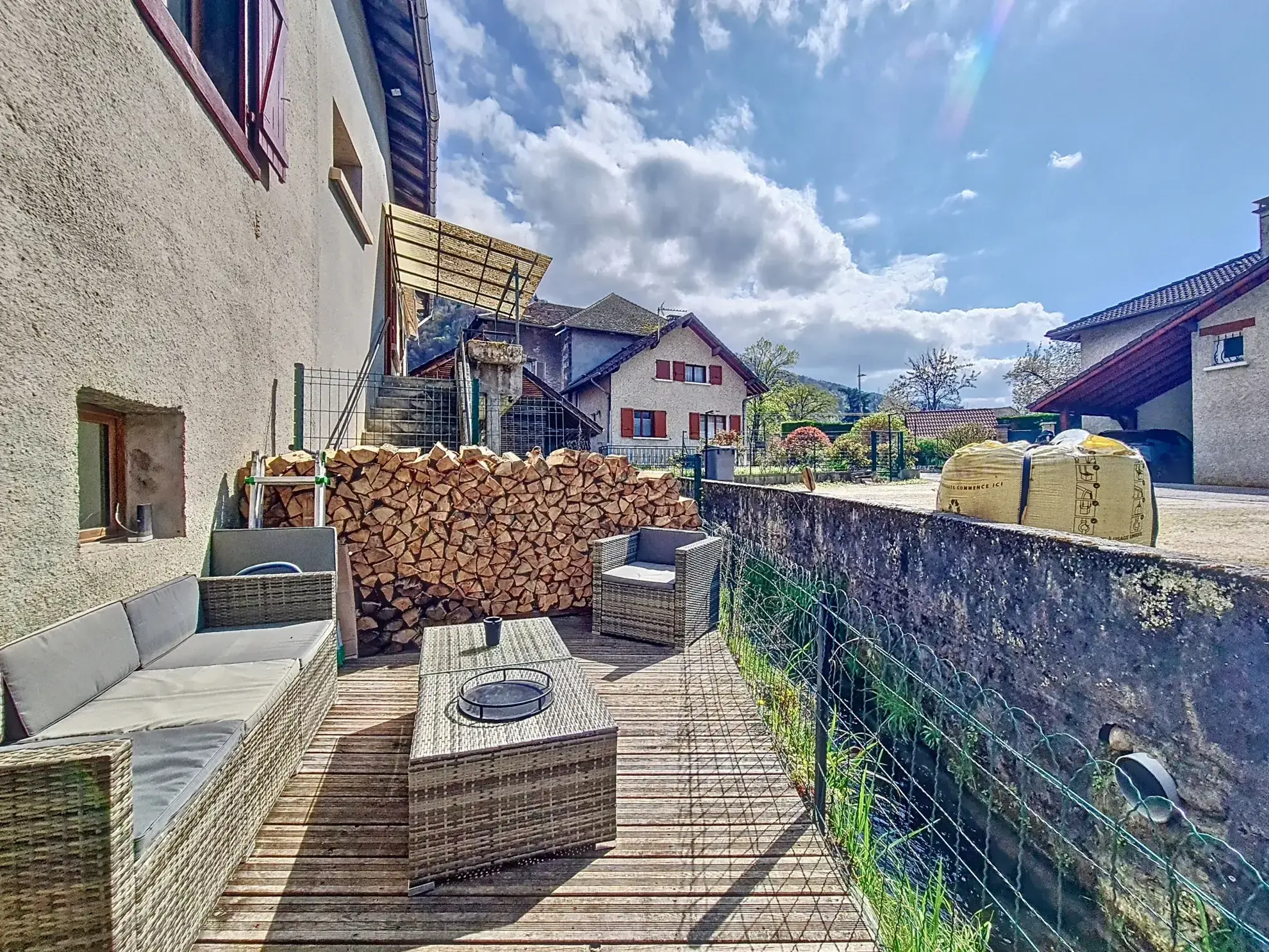 Maison de village à Tencin (38) avec potentiel d’agrandissement et deux terrasses 