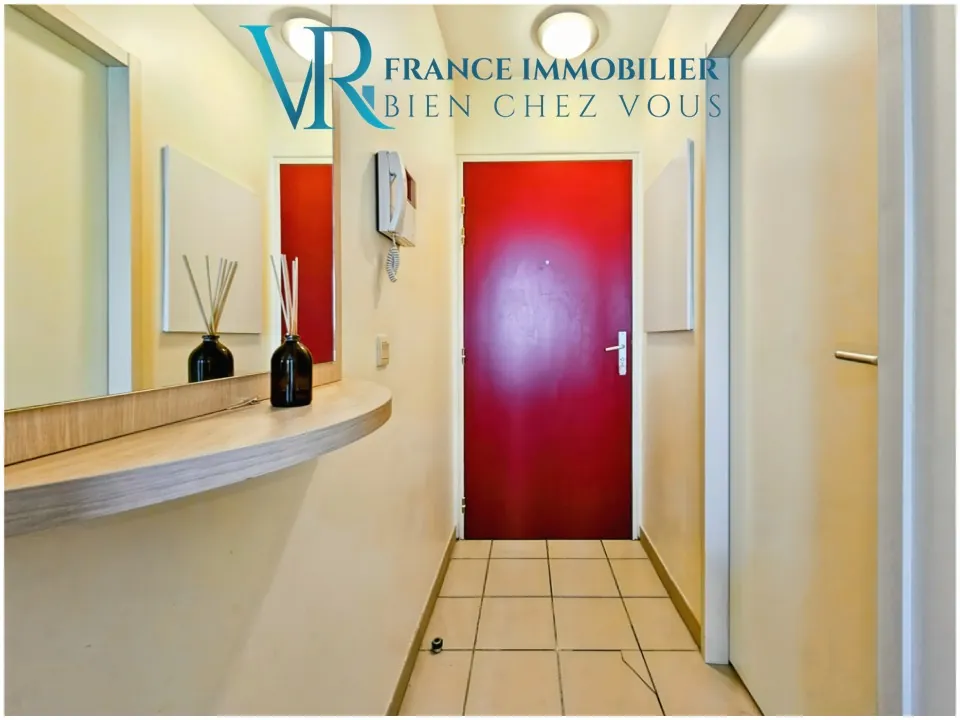 Investissez dans un studio meublé avec terrasse et parking à Divonne-les-Bains 