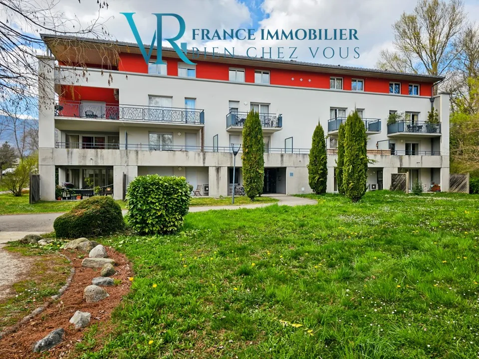 Investissez dans un studio meublé avec terrasse et parking à Divonne-les-Bains 